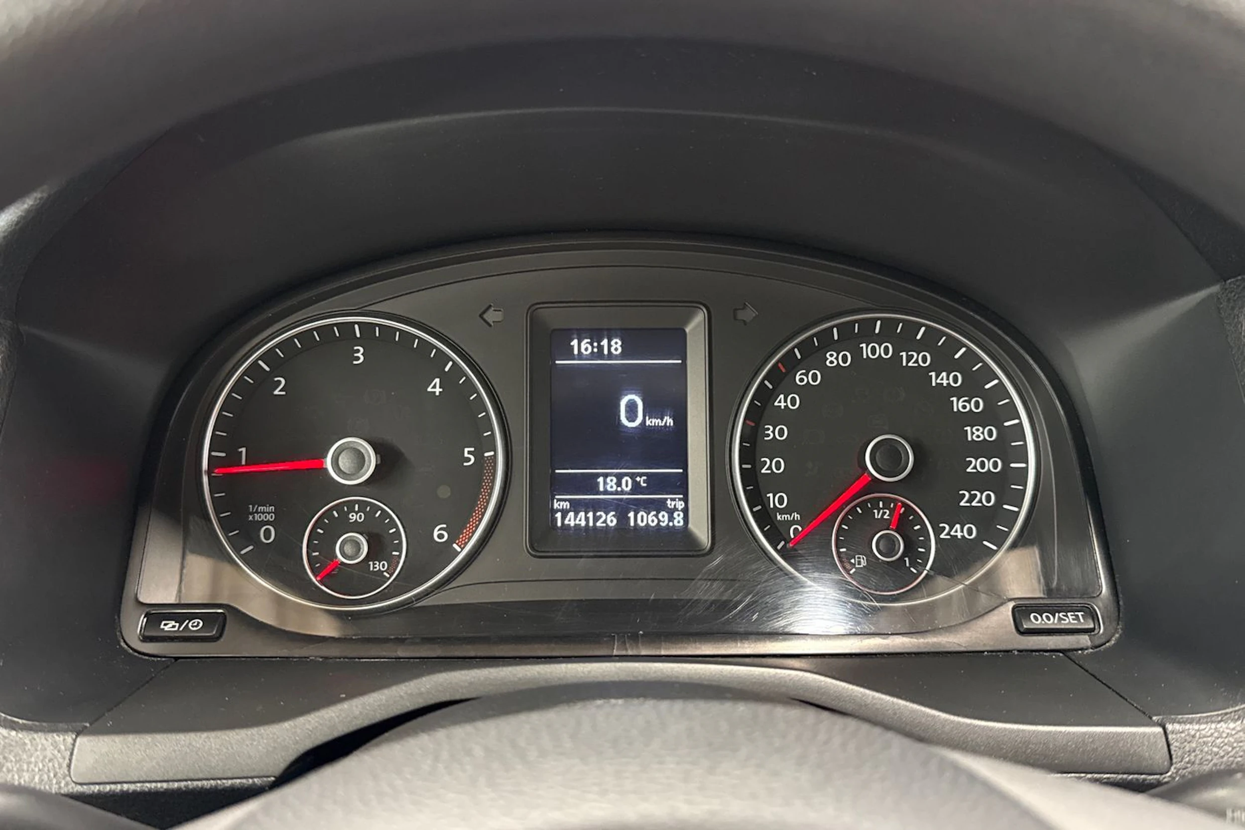 punainen Volkswagen Caddy 2020 kuva 15.