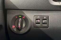 punainen Volkswagen Caddy 2020 kuva 16.