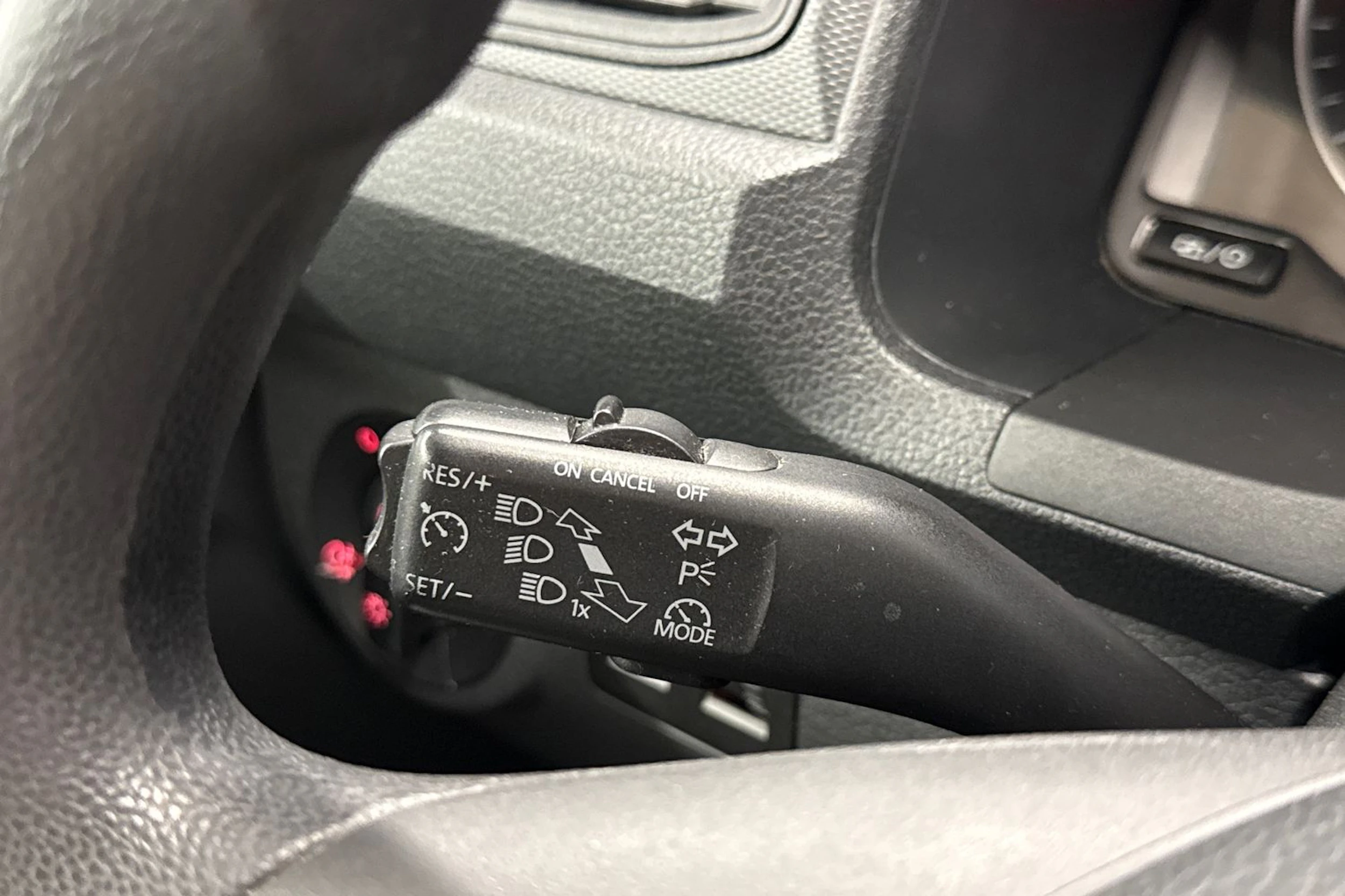 punainen Volkswagen Caddy 2020 kuva 17.