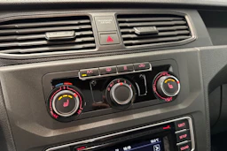 punainen Volkswagen Caddy 2020 kuva 18.