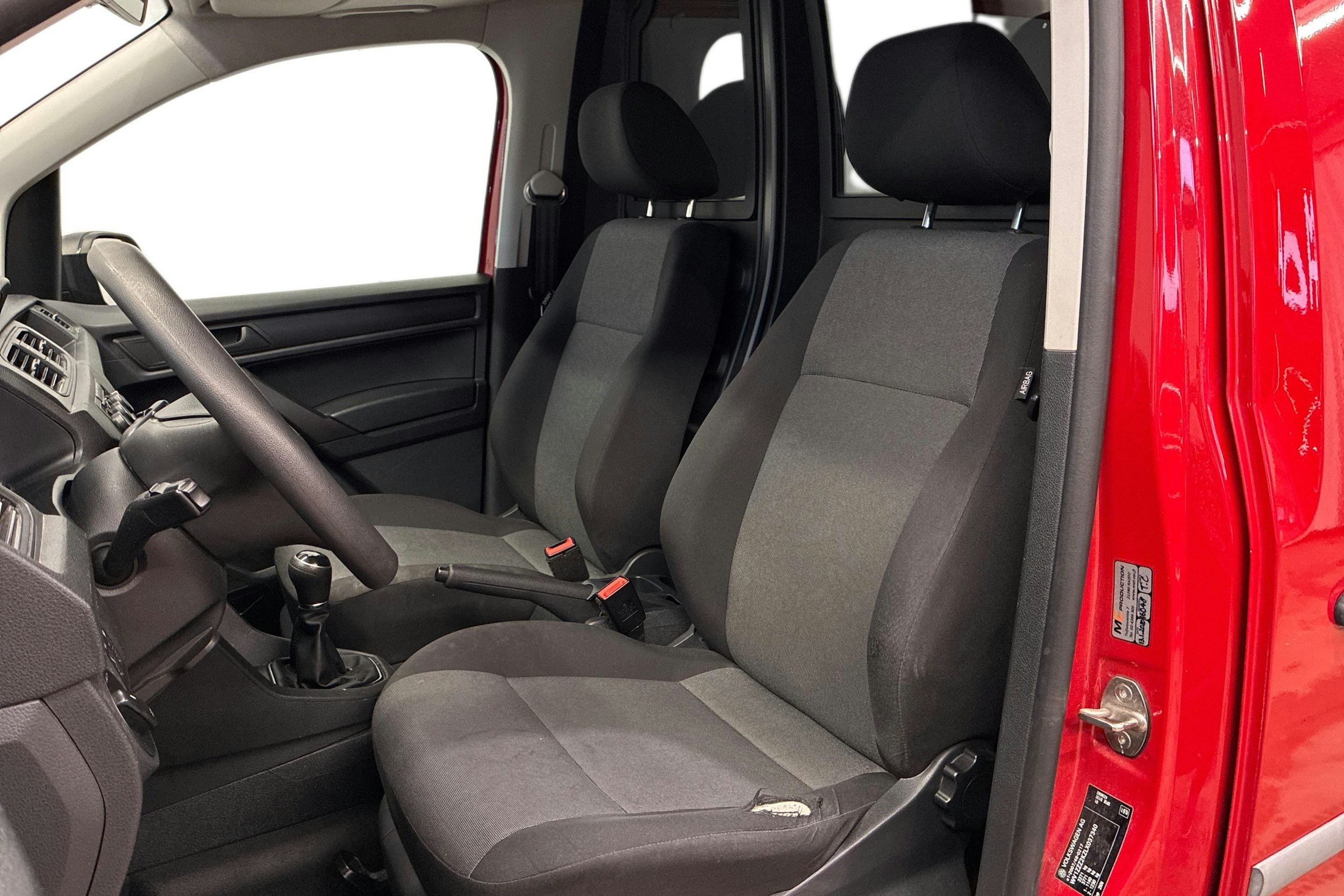 punainen Volkswagen Caddy 2019 kuva 9.