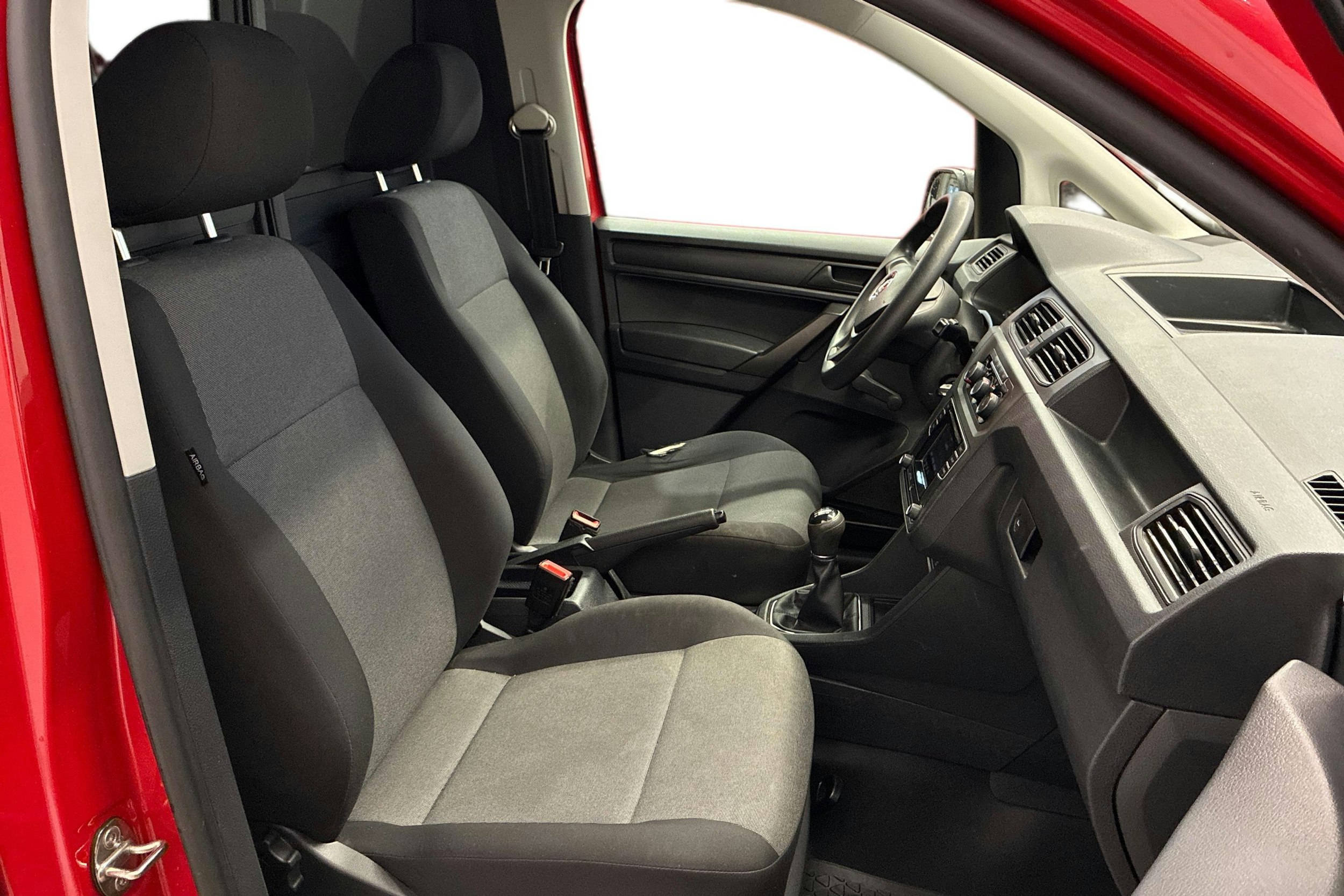punainen Volkswagen Caddy 2019 kuva 12.