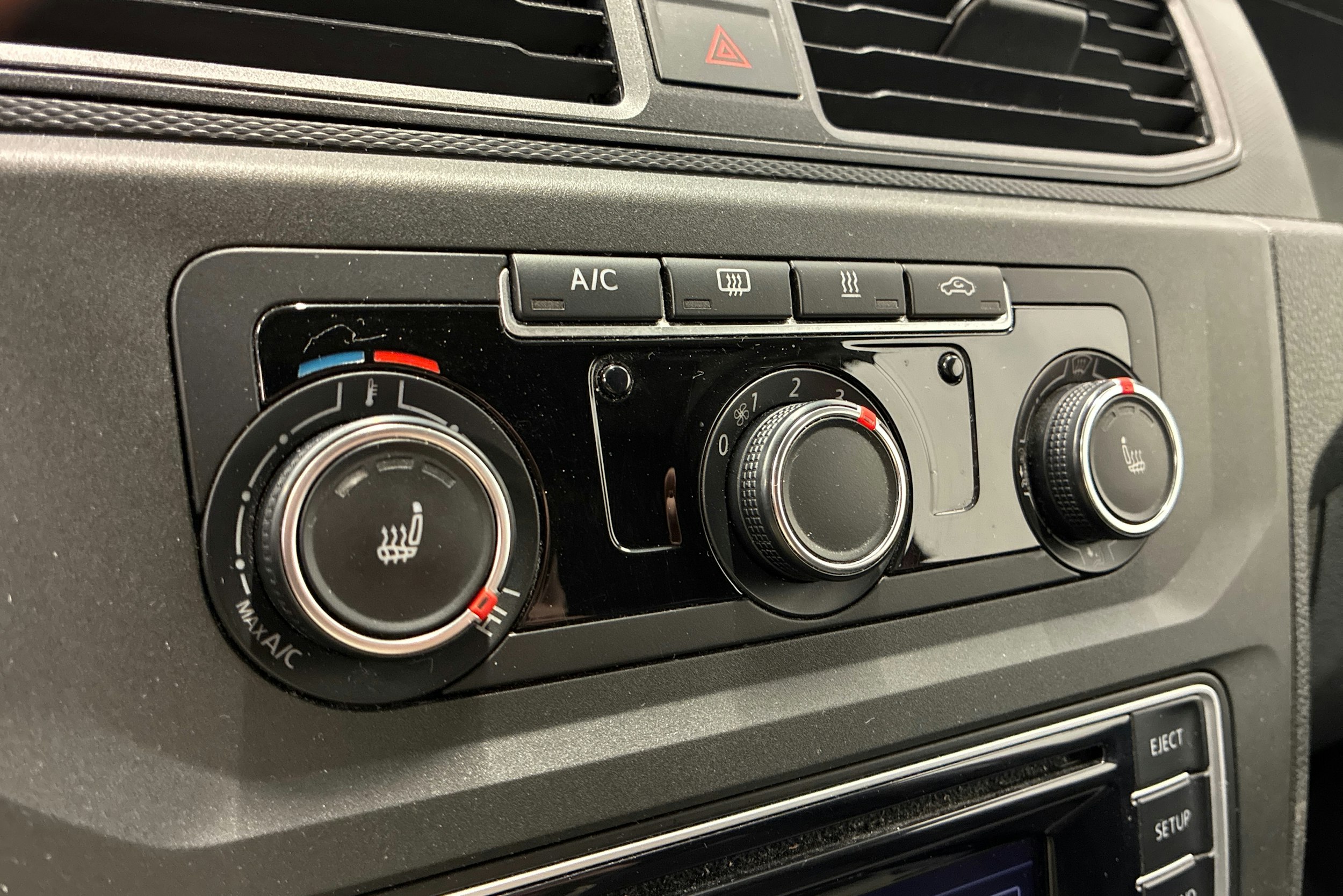 punainen Volkswagen Caddy 2019 kuva 16.