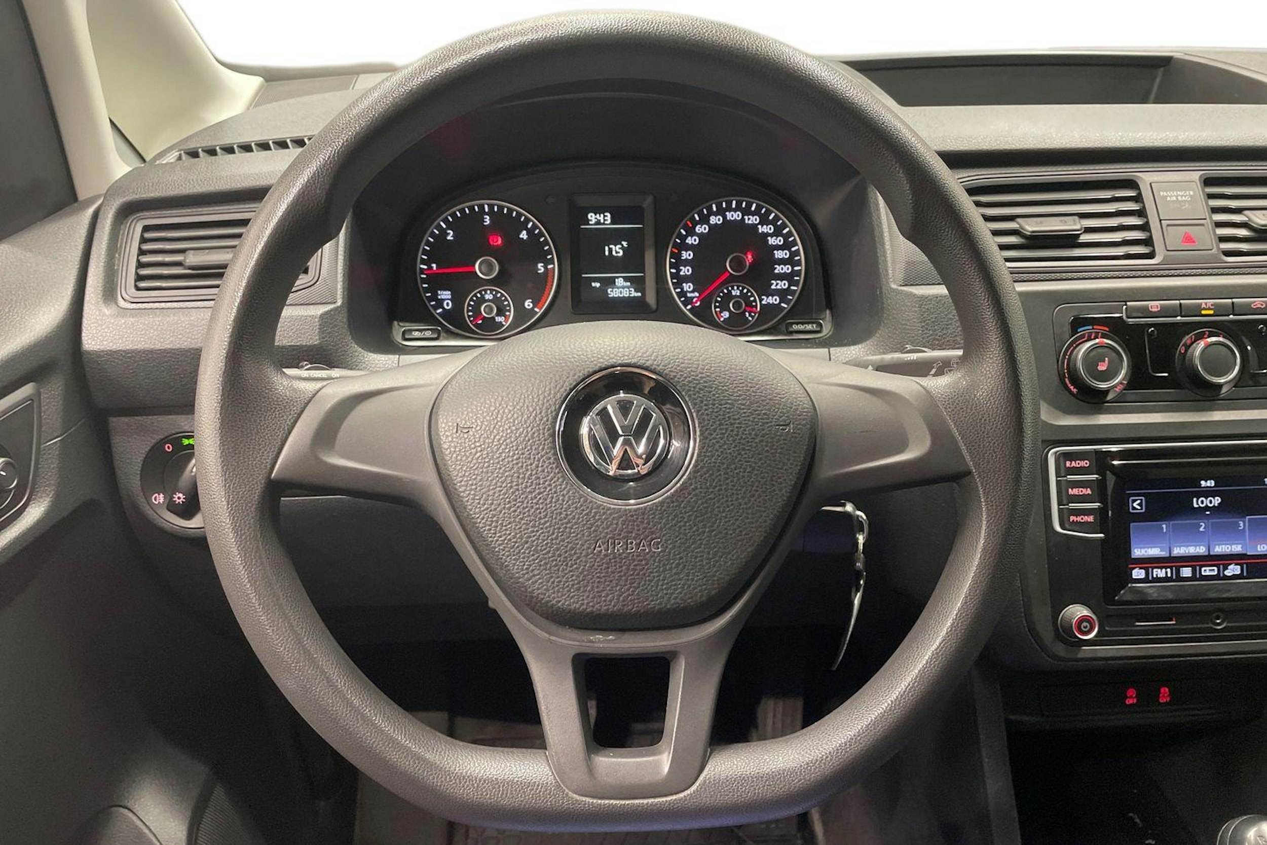 valkoinen Volkswagen Caddy 2019 kuva 9.