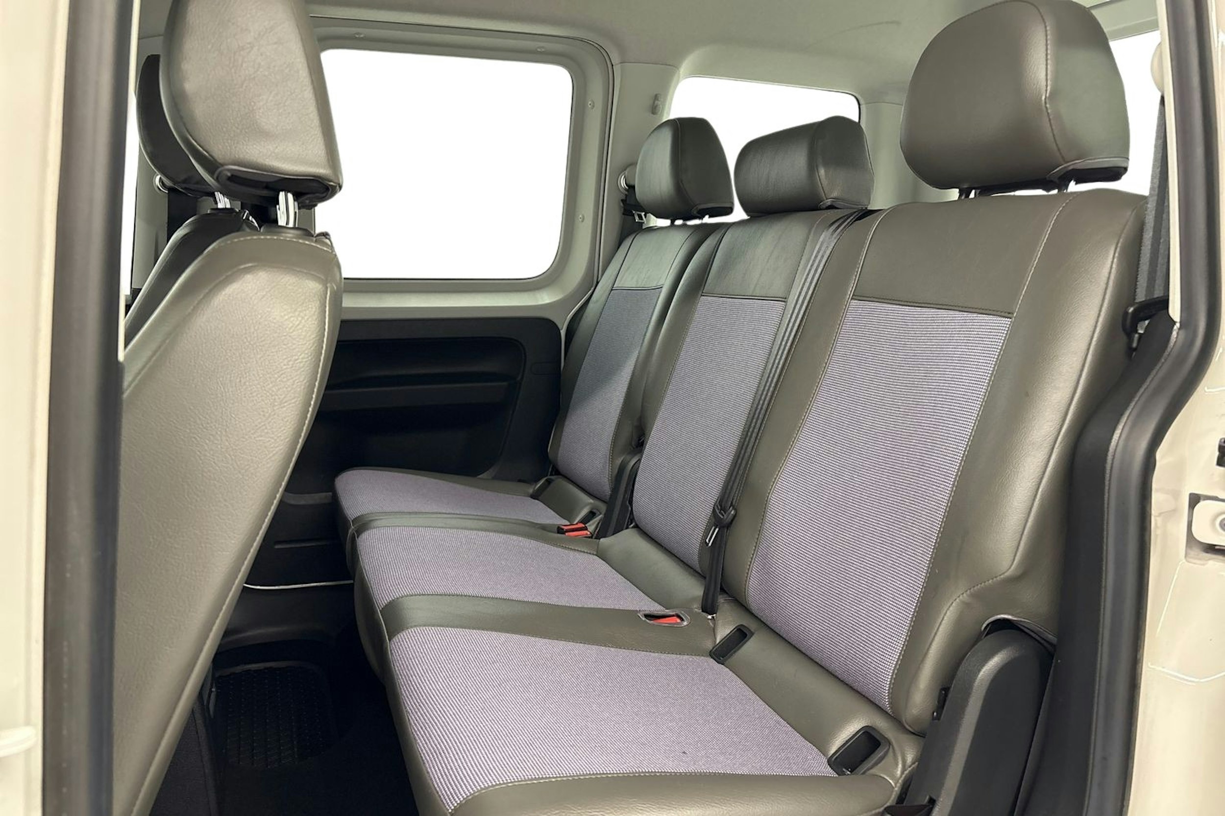 valkoinen Volkswagen Caddy 2019 kuva 10.
