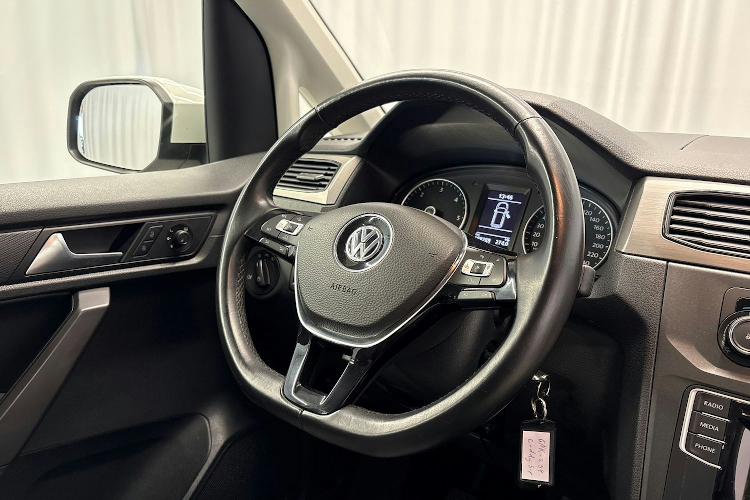 valkoinen Volkswagen Caddy 2019 kuva 14.