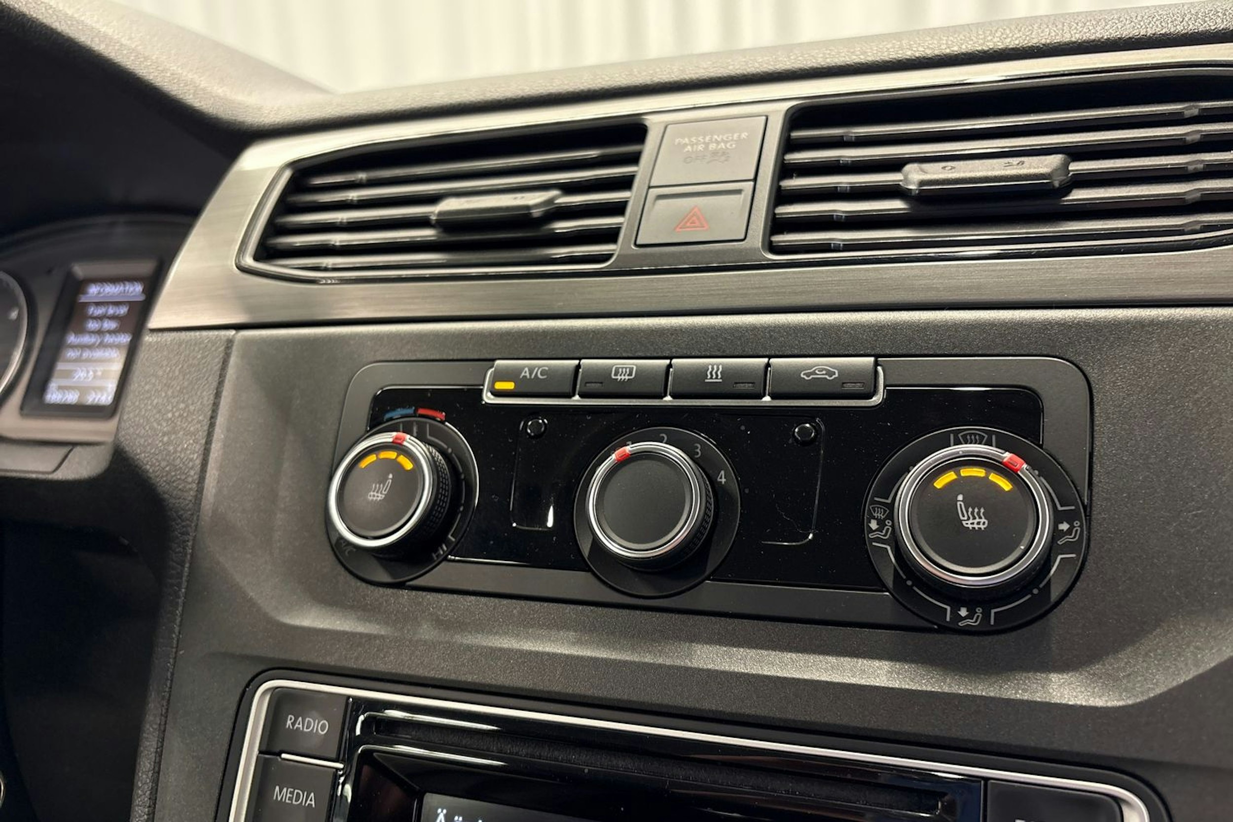valkoinen Volkswagen Caddy 2019 kuva 20.