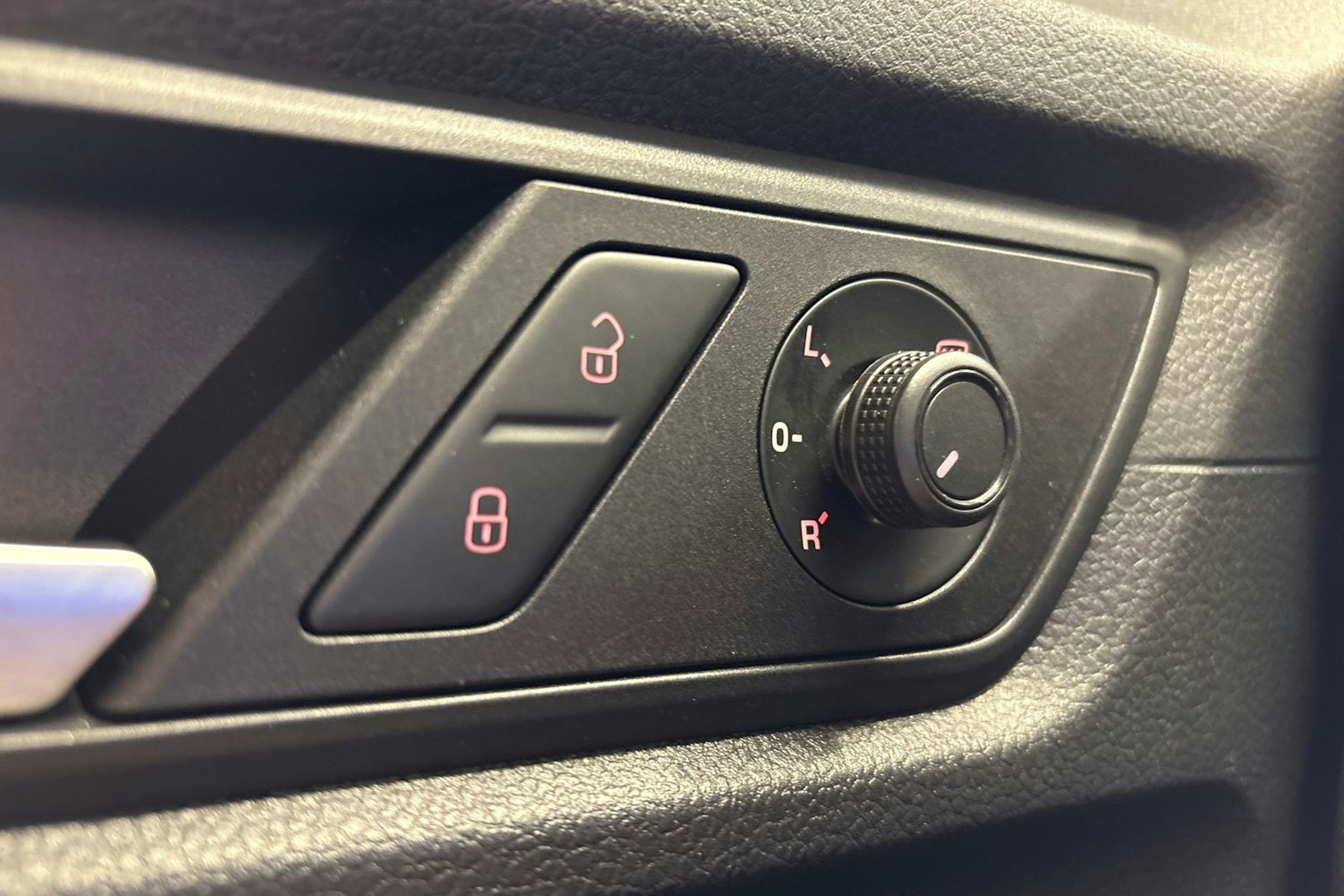 valkoinen Volkswagen Caddy 2019 kuva 23.