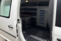 Valkoinen Volkswagen Caddy 2019 kuva 16.