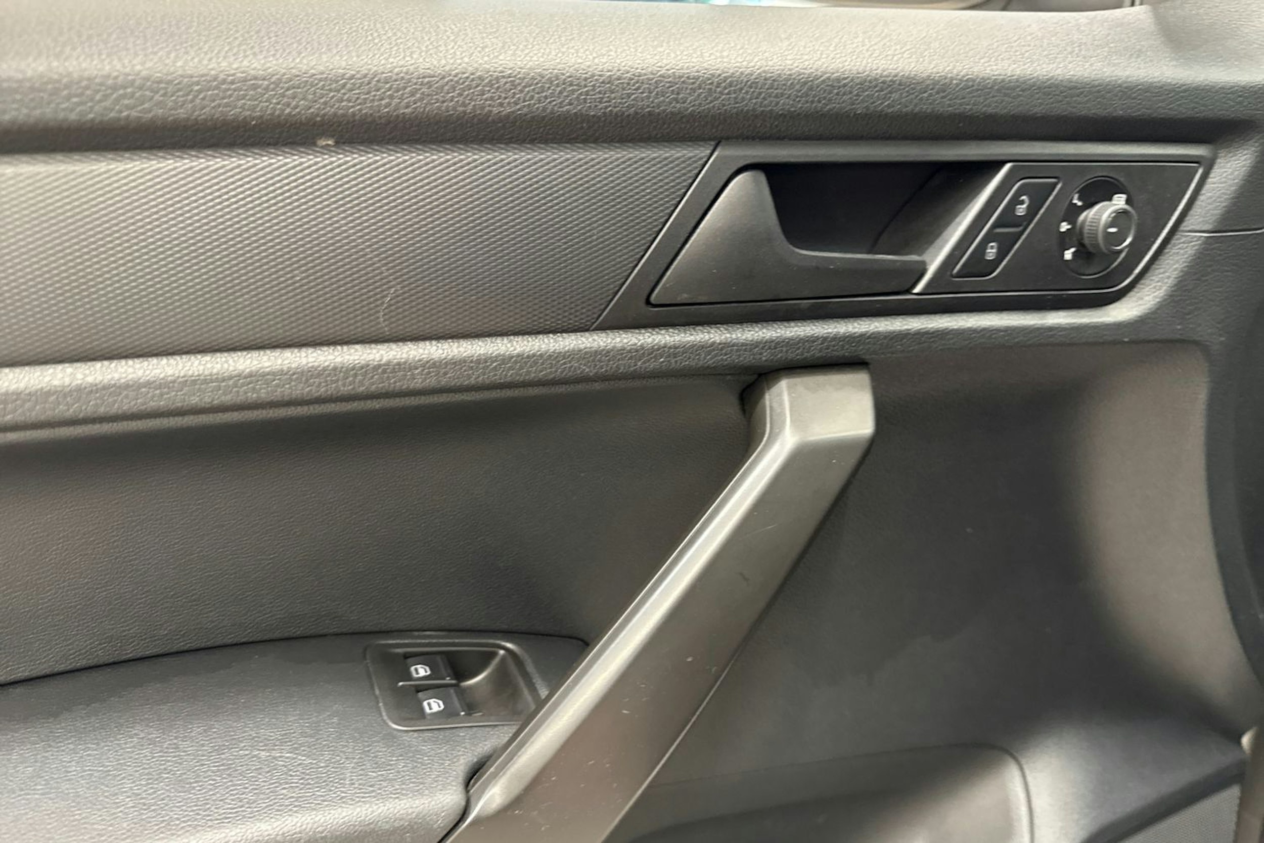 Valkoinen Volkswagen Caddy 2019 kuva 21.