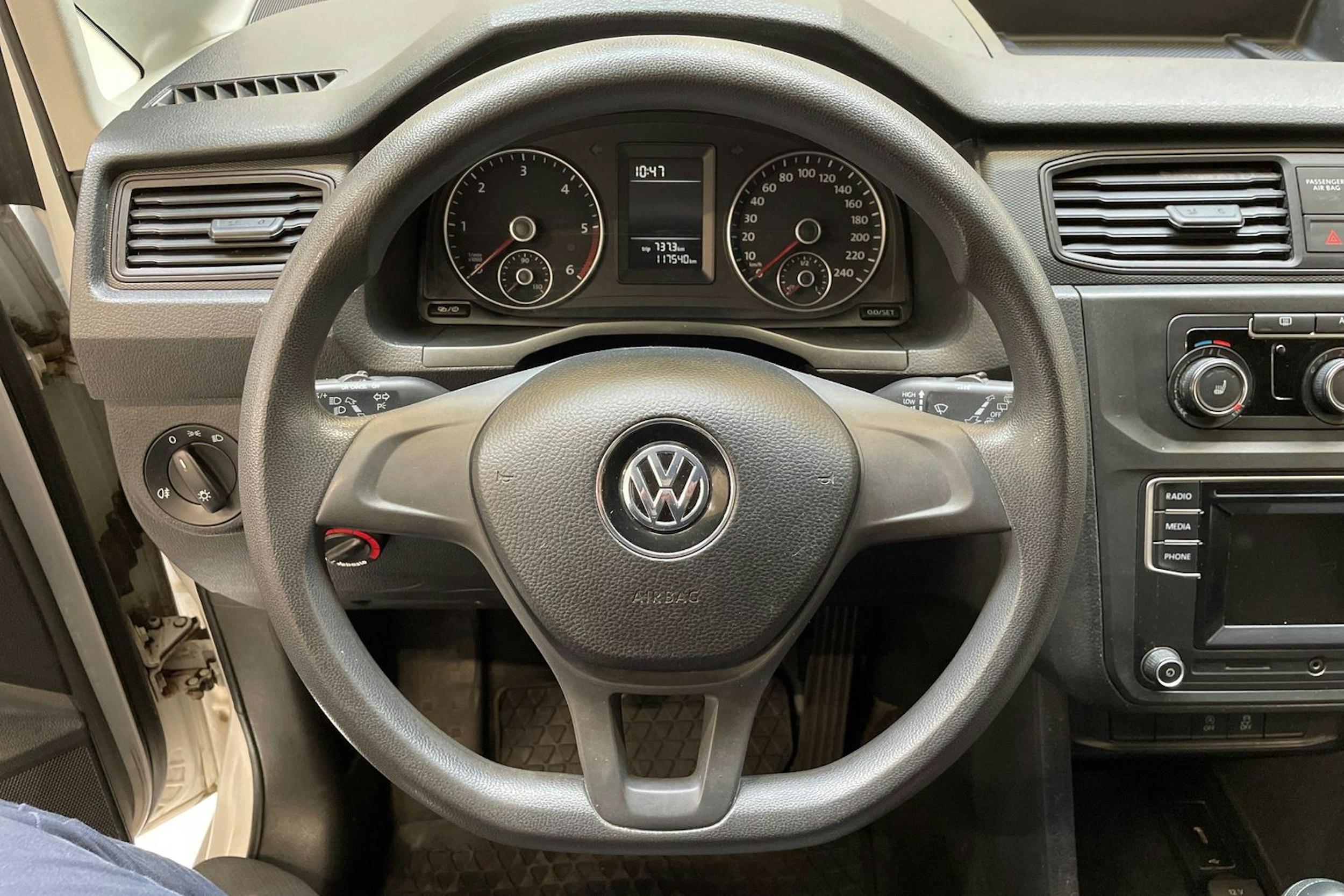 valkoinen Volkswagen Caddy 2019 kuva 17.
