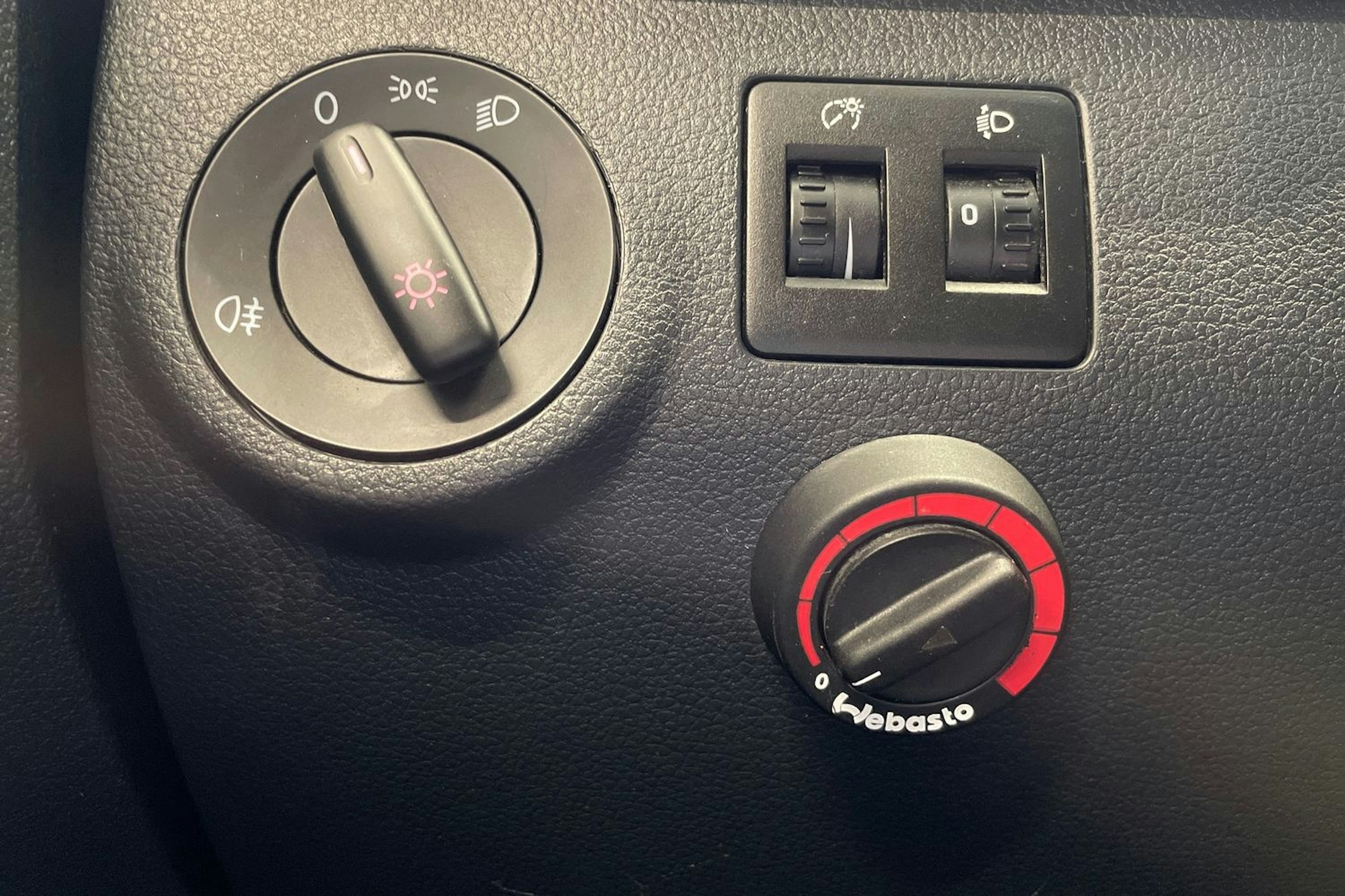 valkoinen Volkswagen Caddy 2019 kuva 26.