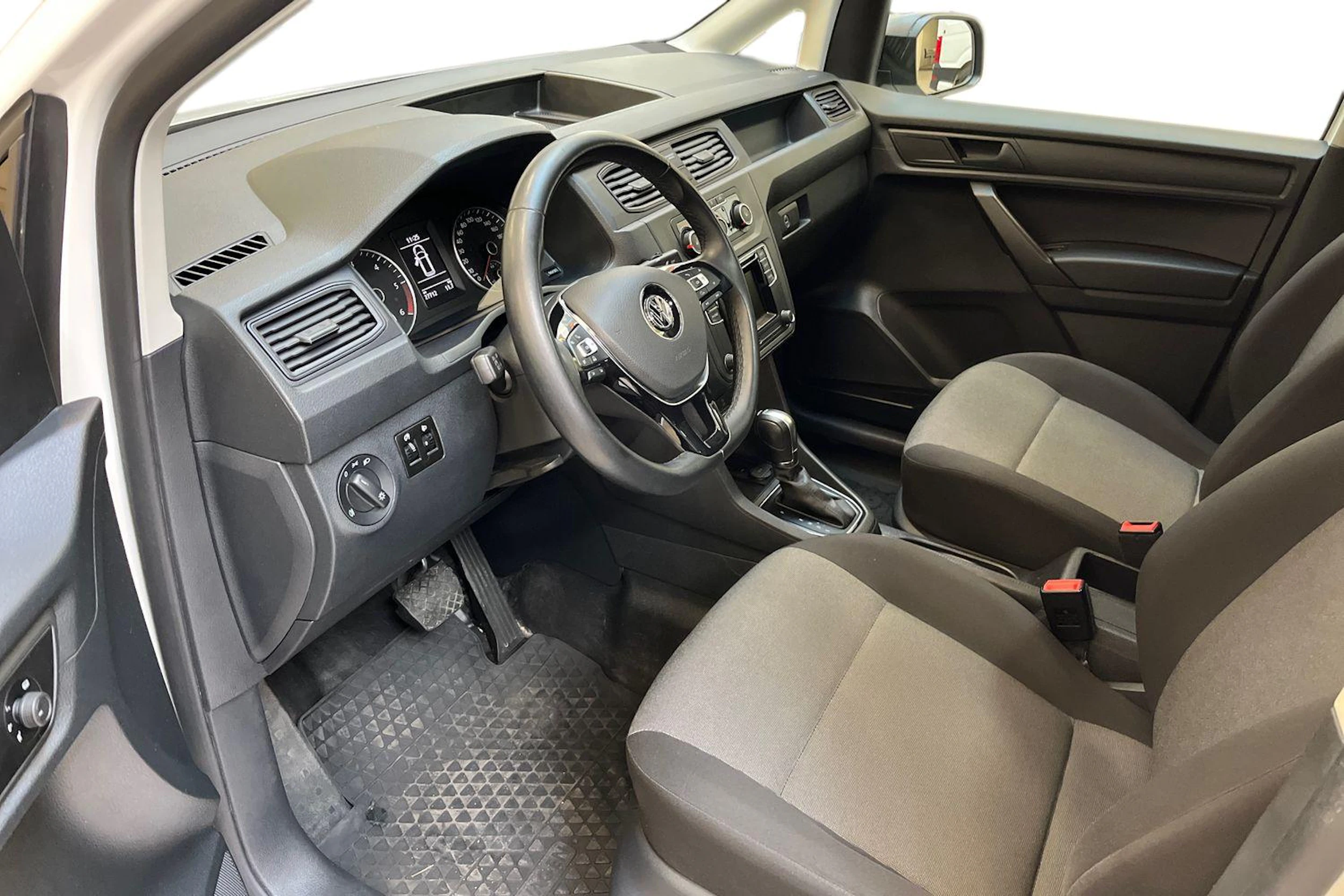 valkoinen Volkswagen Caddy 2020 kuva 8.
