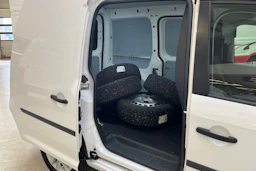 valkoinen Volkswagen Caddy 2020 kuva 13.