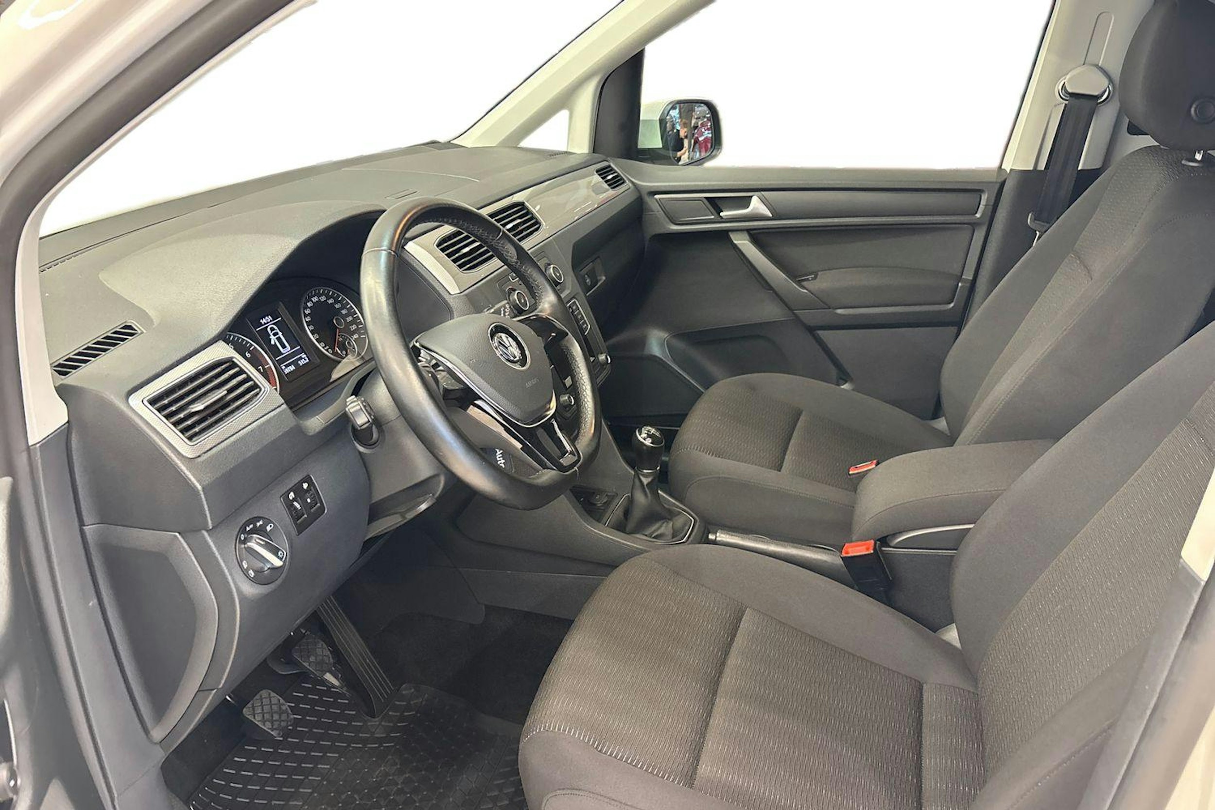 Valkoinen Volkswagen CADDY 2020 kuva 6.