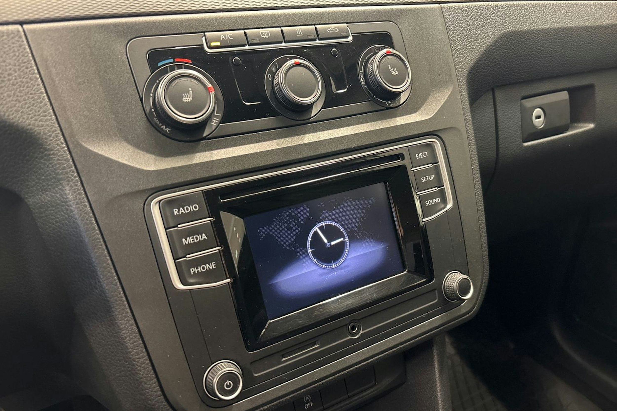 Valkoinen Volkswagen CADDY 2020 kuva 22.