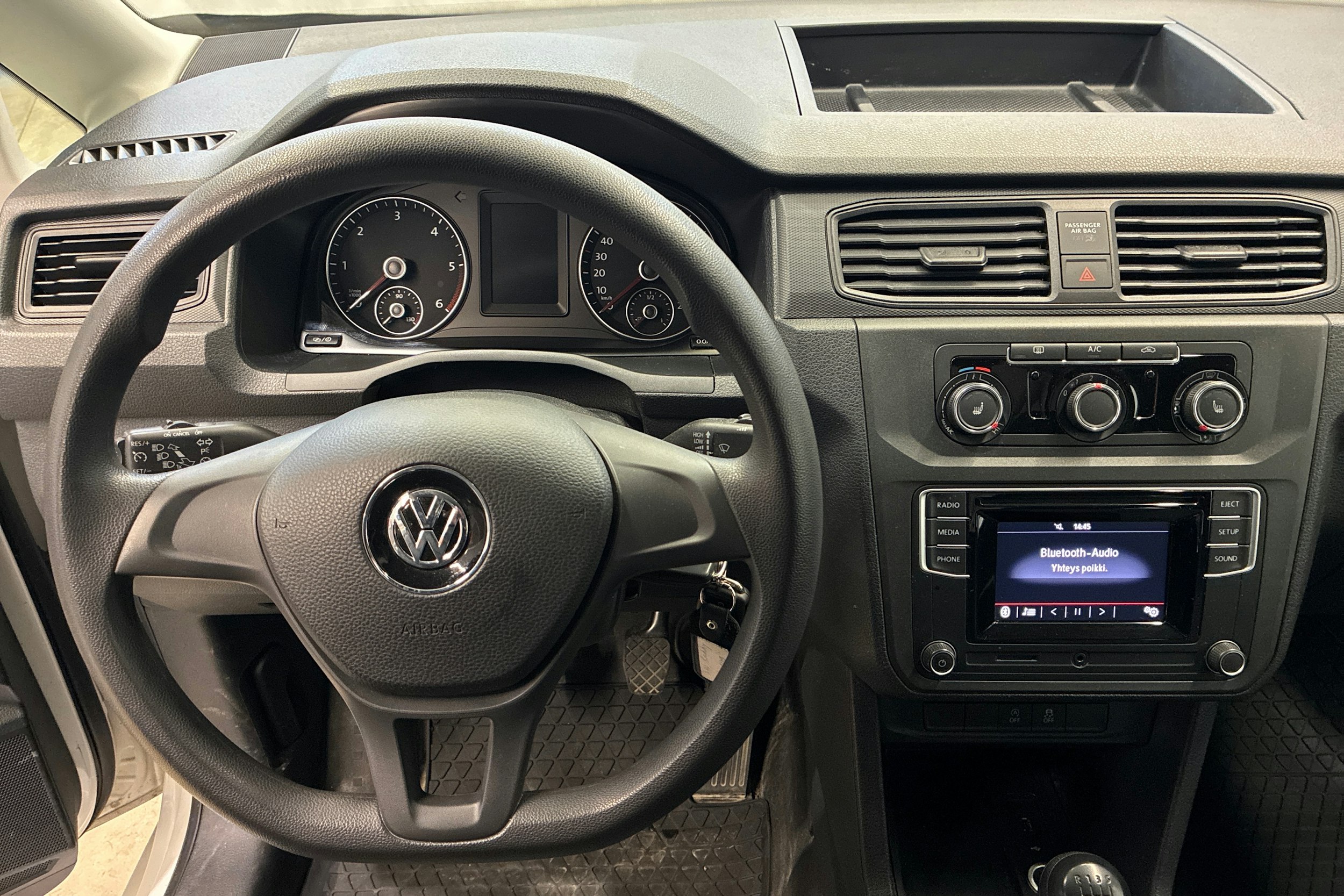 valkoinen Volkswagen Caddy 2020 kuva 17.