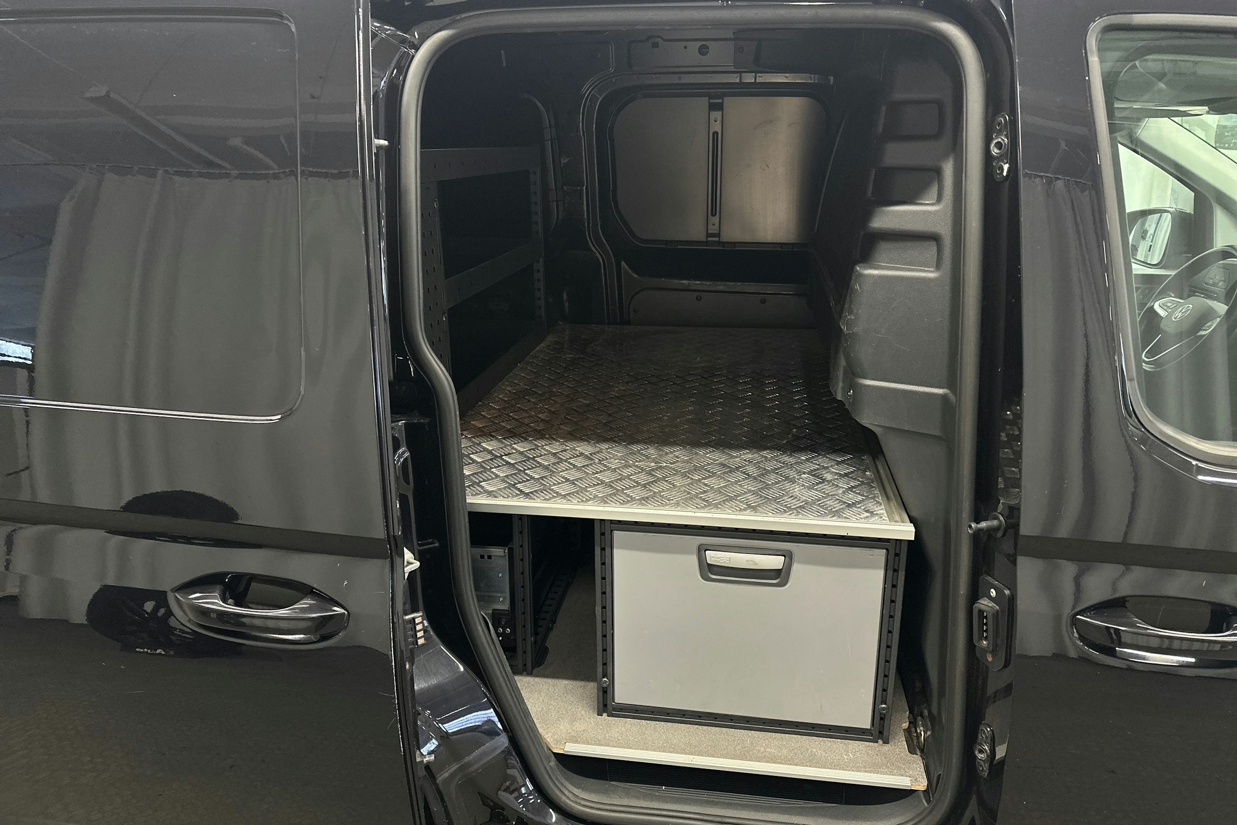 musta Volkswagen Caddy 2021 kuva 18.