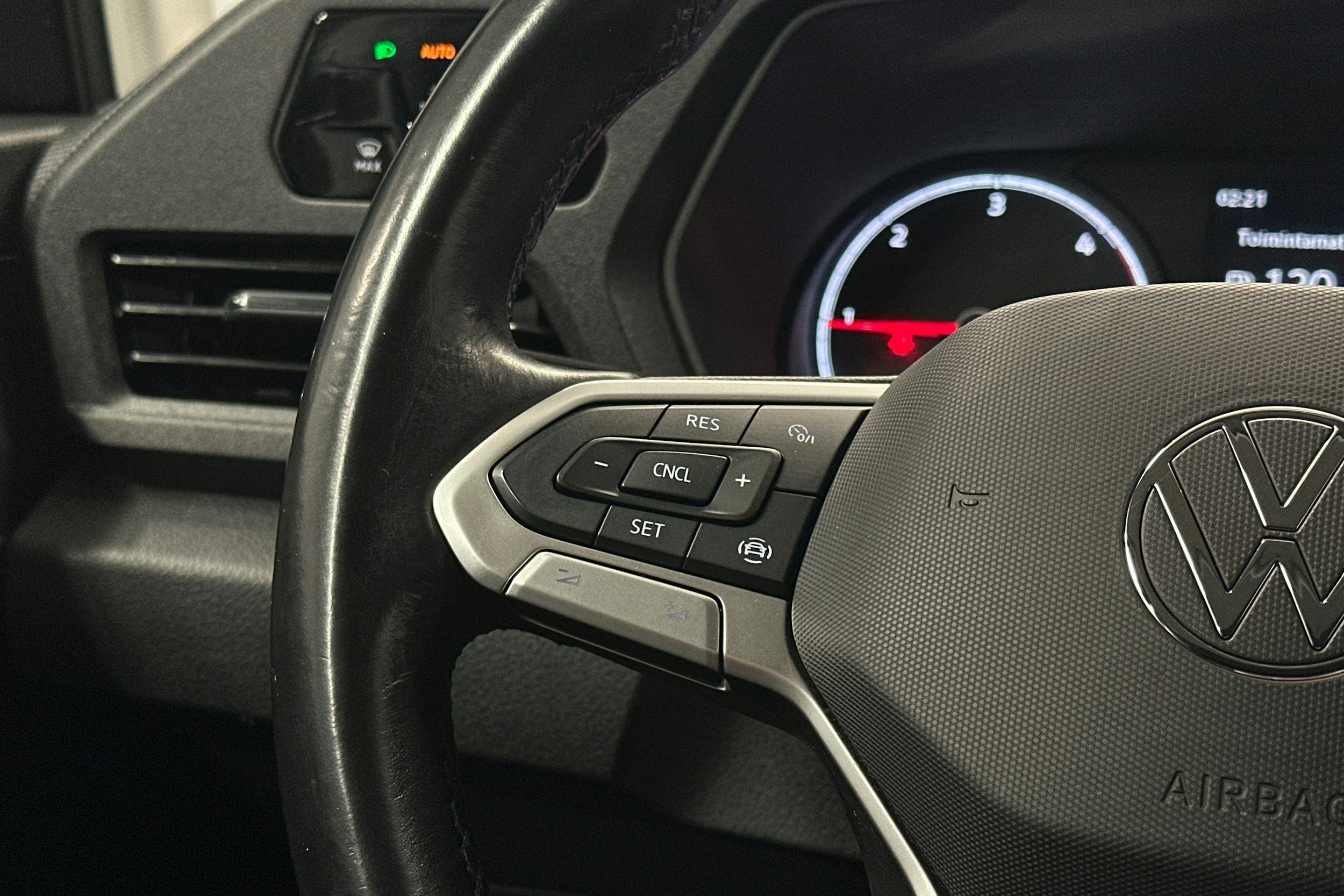 musta Volkswagen Caddy 2021 kuva 20.