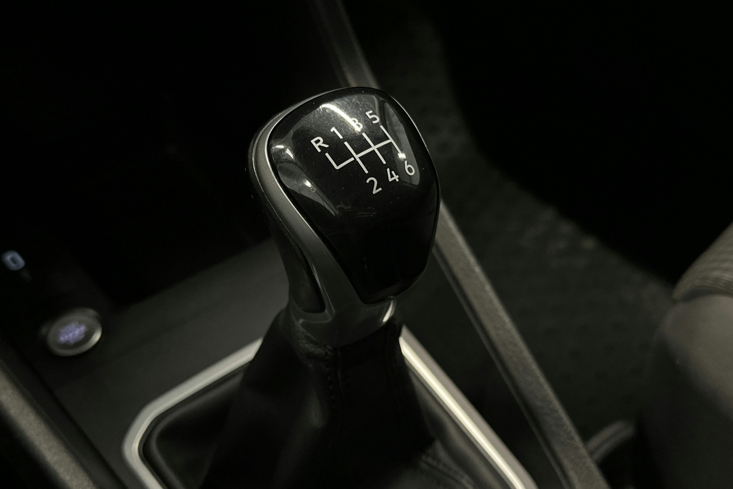 musta Volkswagen Caddy 2021 kuva 26.