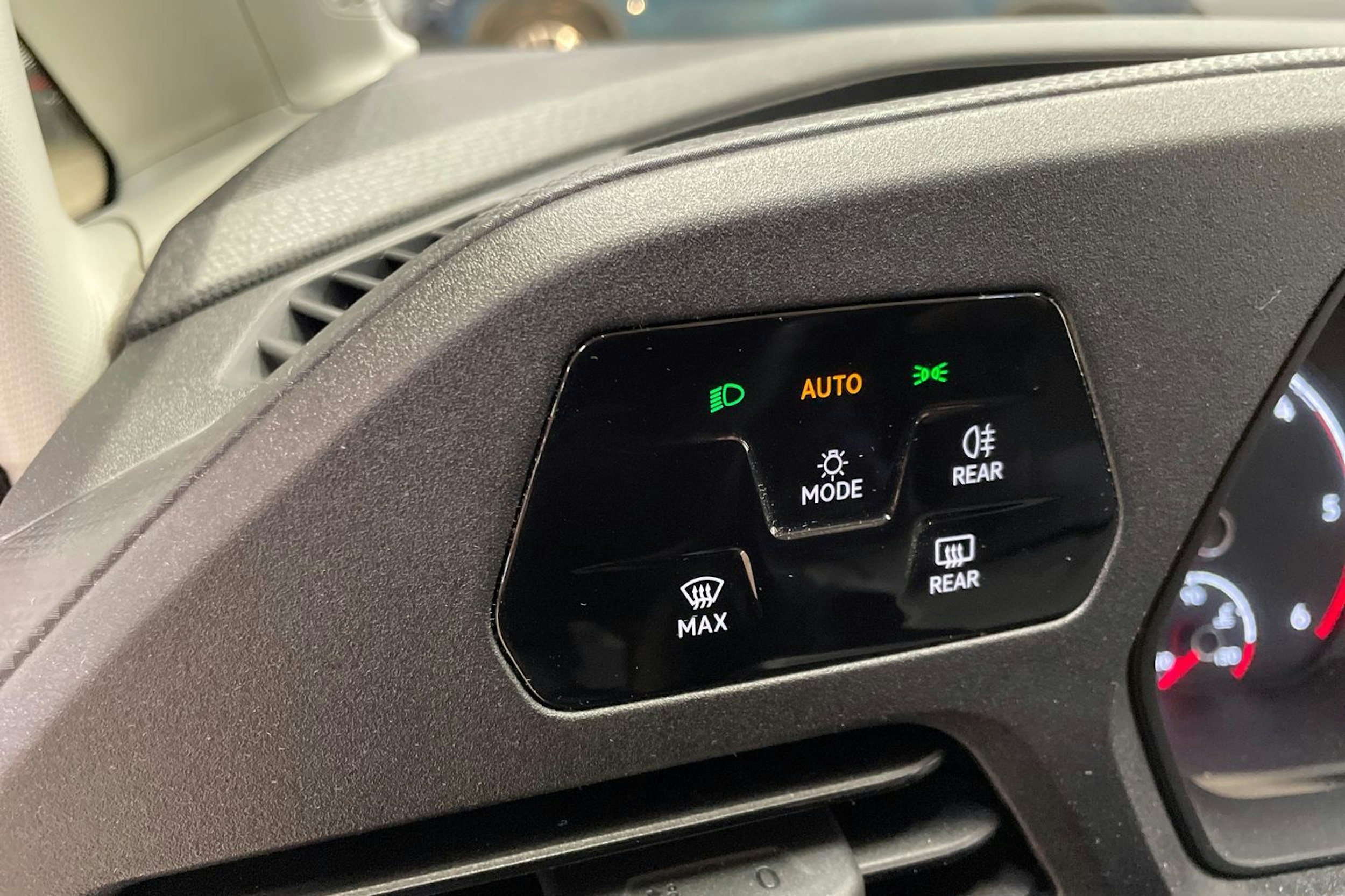 valkoinen Volkswagen Caddy 2021 kuva 25.