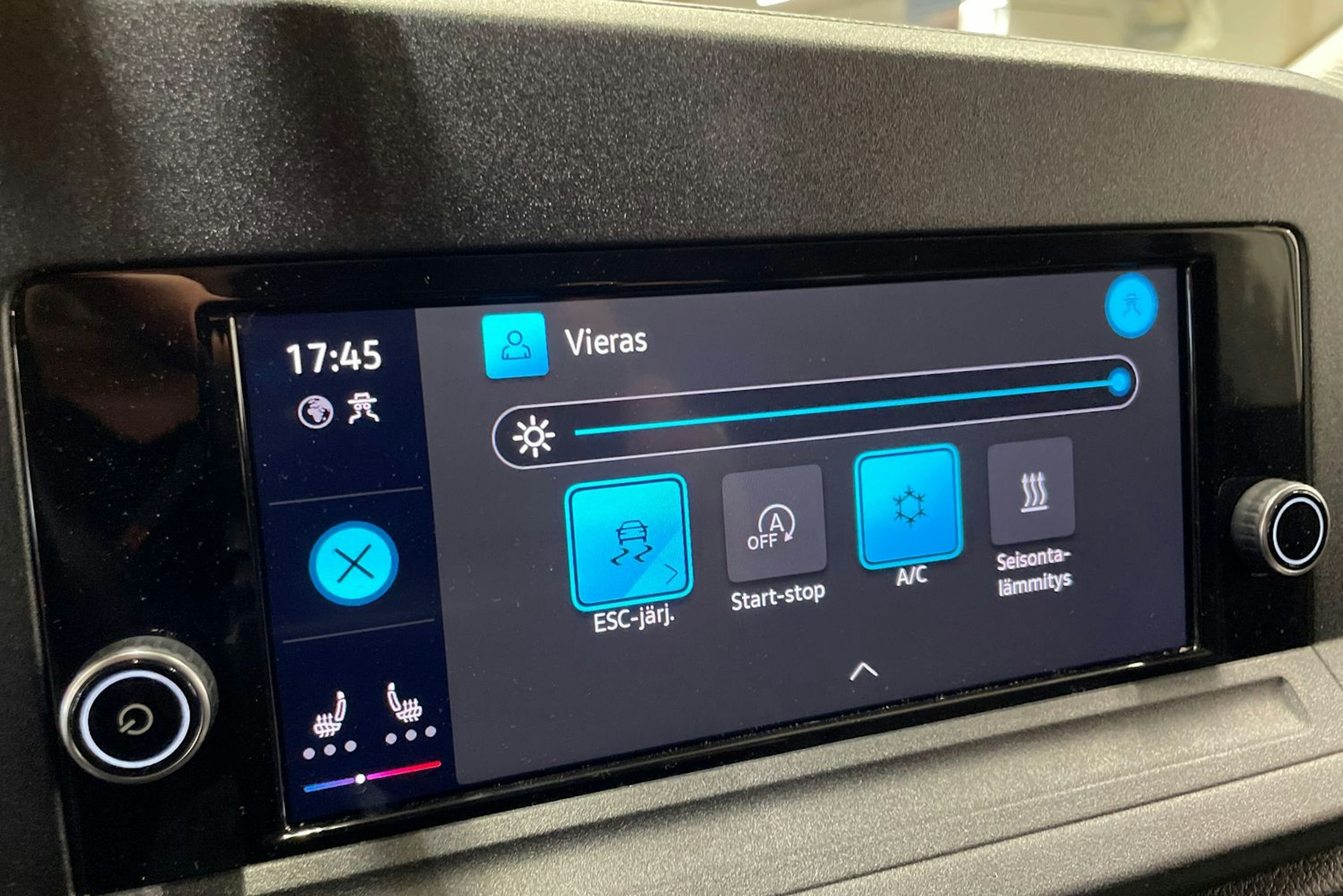 valkoinen Volkswagen Caddy 2021 kuva 37.
