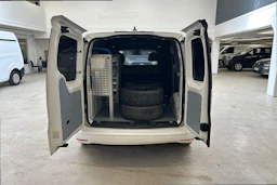 valkoinen Volkswagen Caddy 2021 kuva 11.