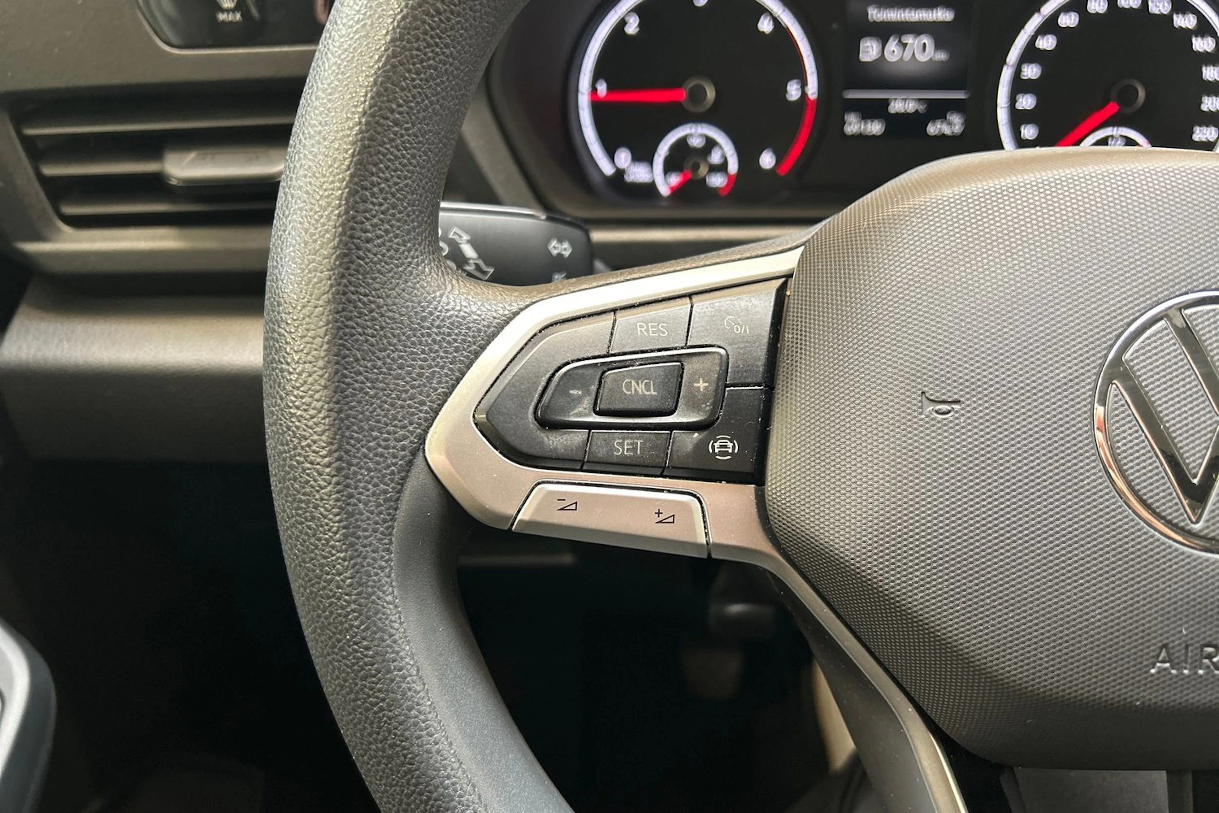 valkoinen Volkswagen Caddy 2021 kuva 13.