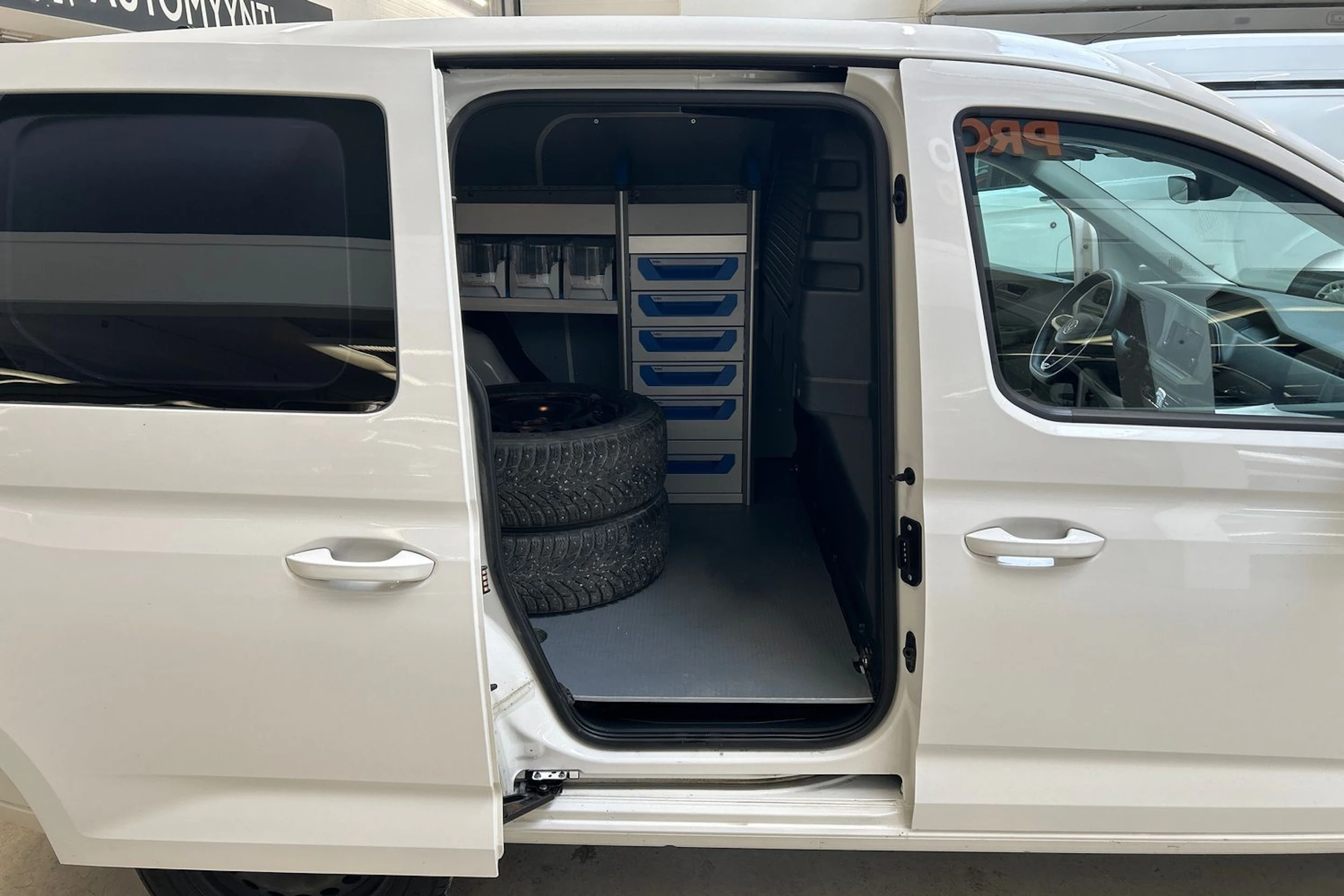 valkoinen Volkswagen Caddy 2021 kuva 22.