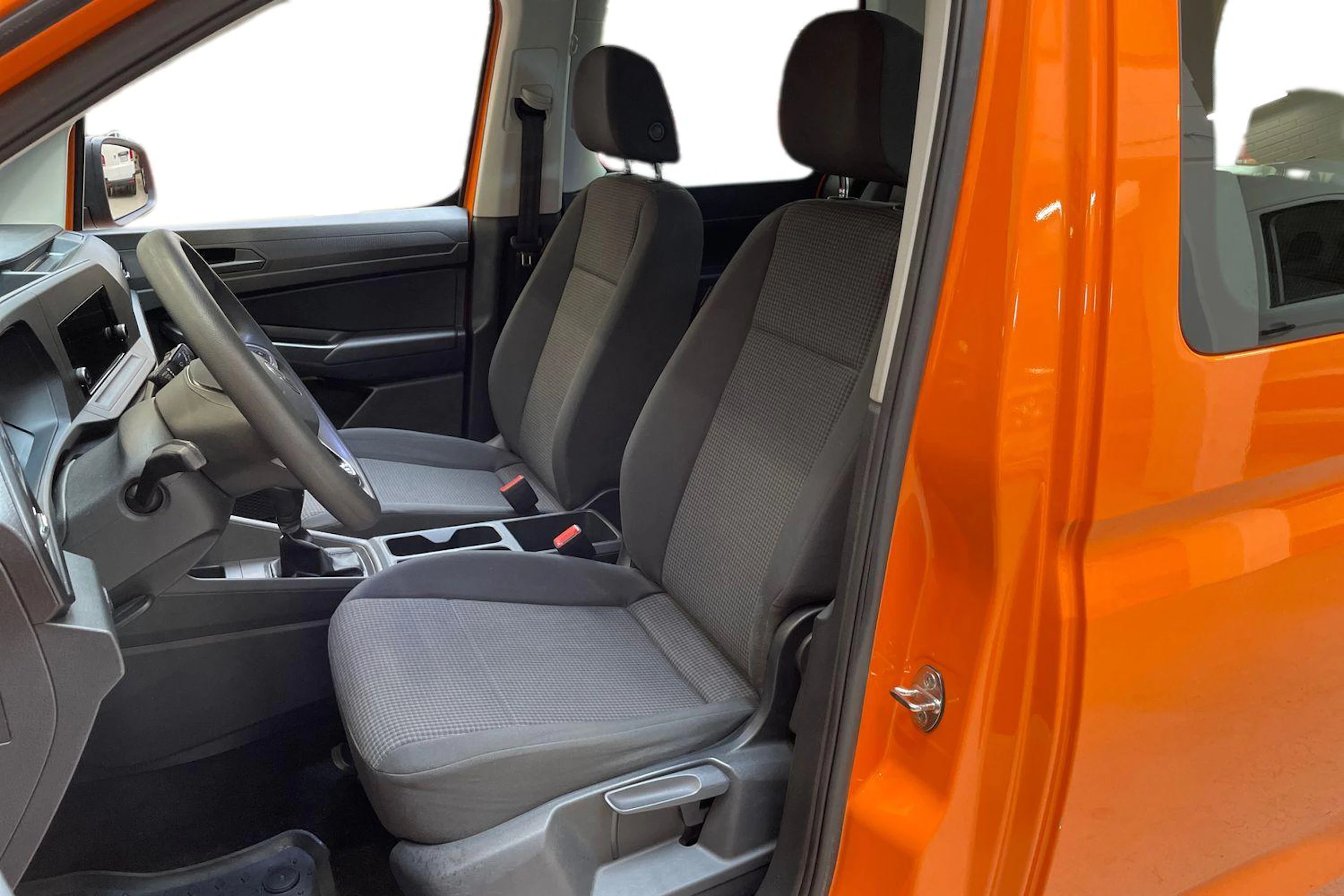 oranssi Volkswagen Caddy 2021 kuva 8.
