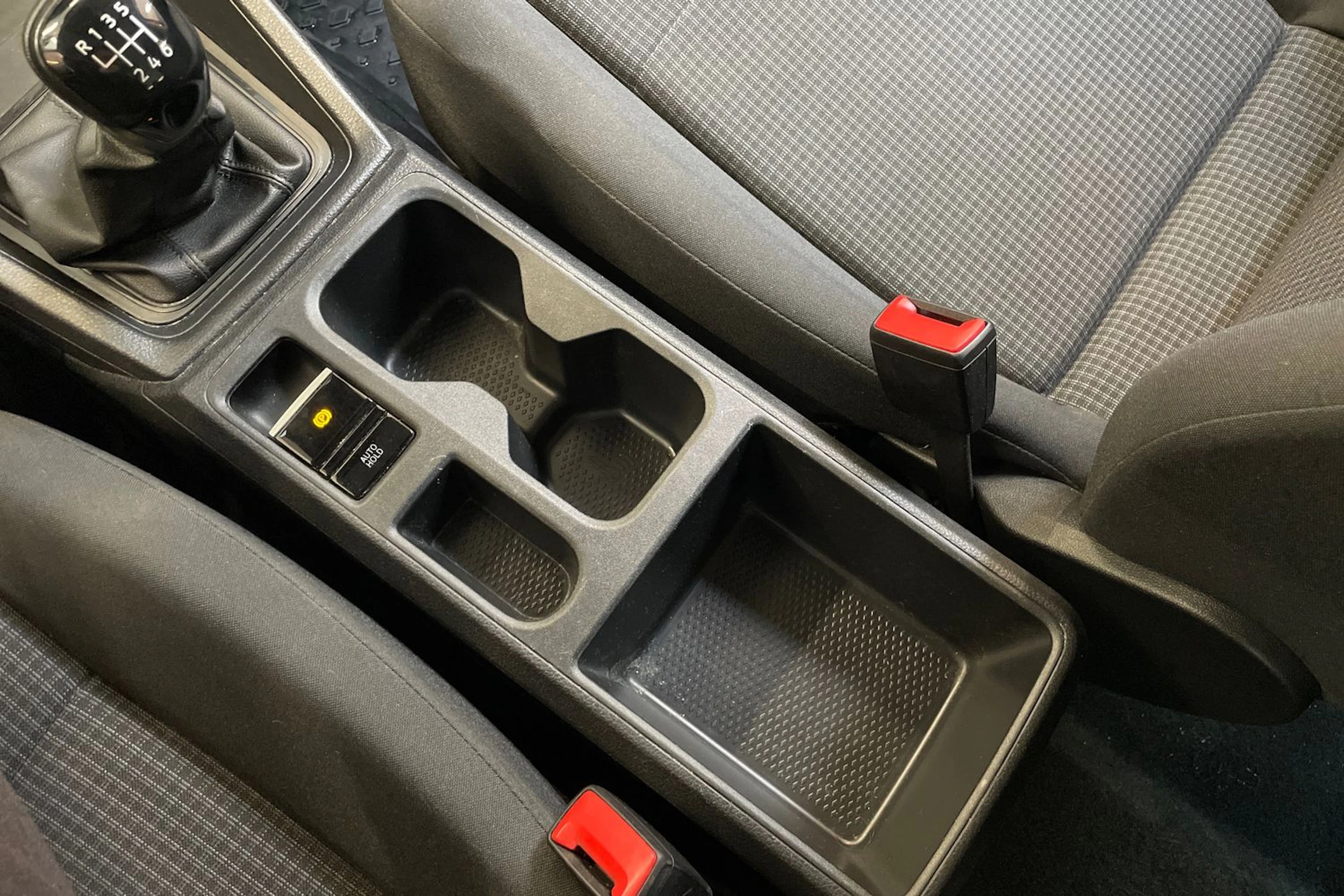 oranssi Volkswagen Caddy 2021 kuva 24.