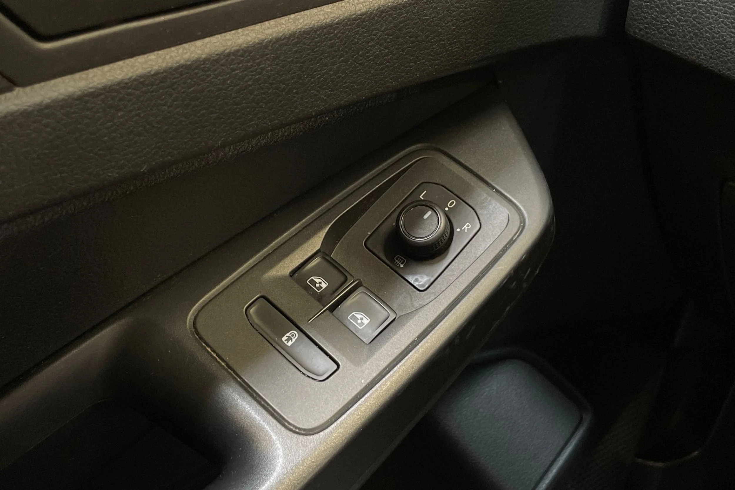 oranssi Volkswagen Caddy 2021 kuva 26.