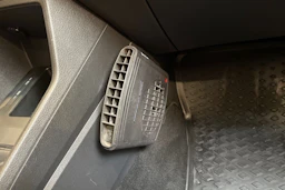 oranssi Volkswagen Caddy 2021 kuva 27.