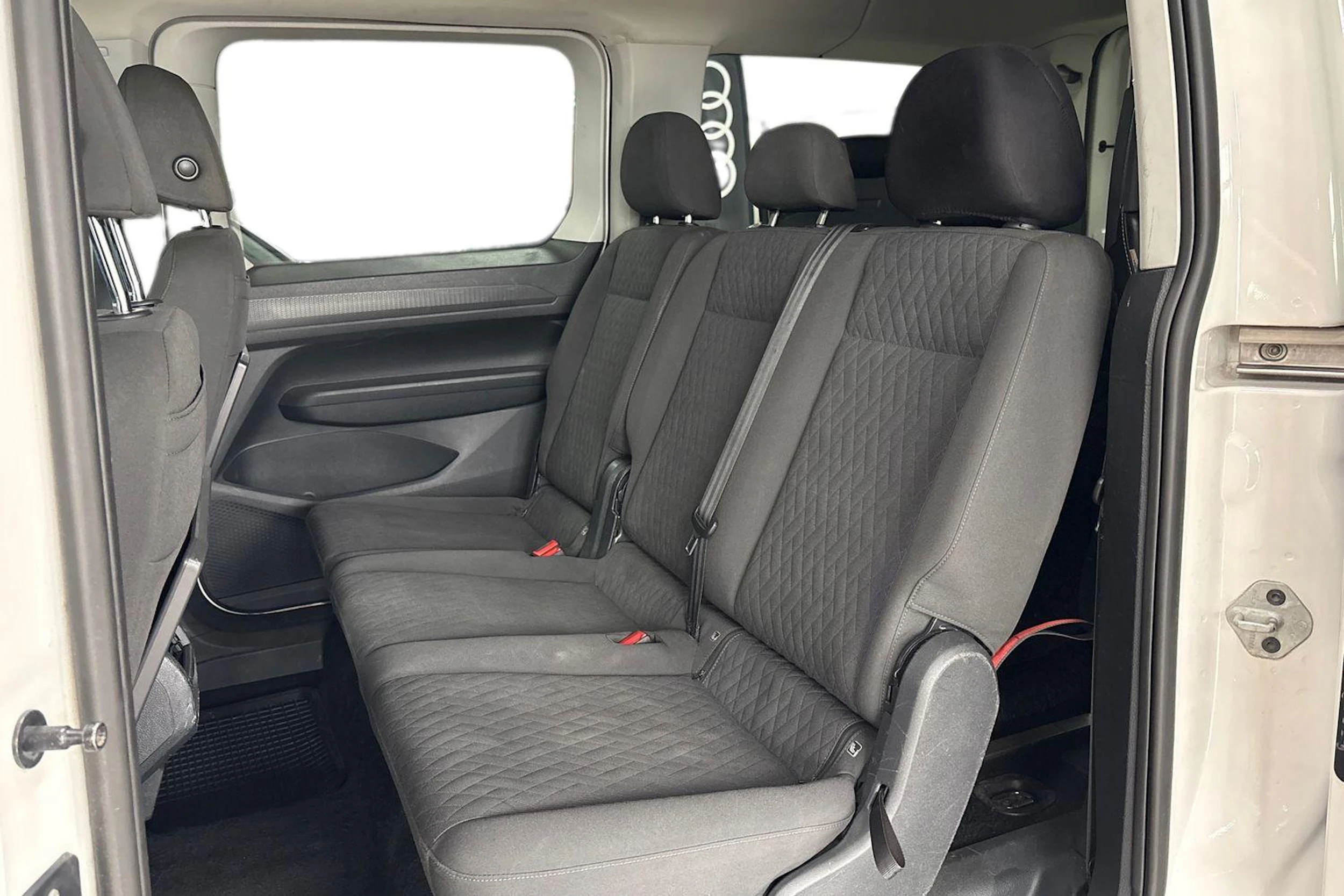Valkoinen Volkswagen CADDY 2021 kuva 8.