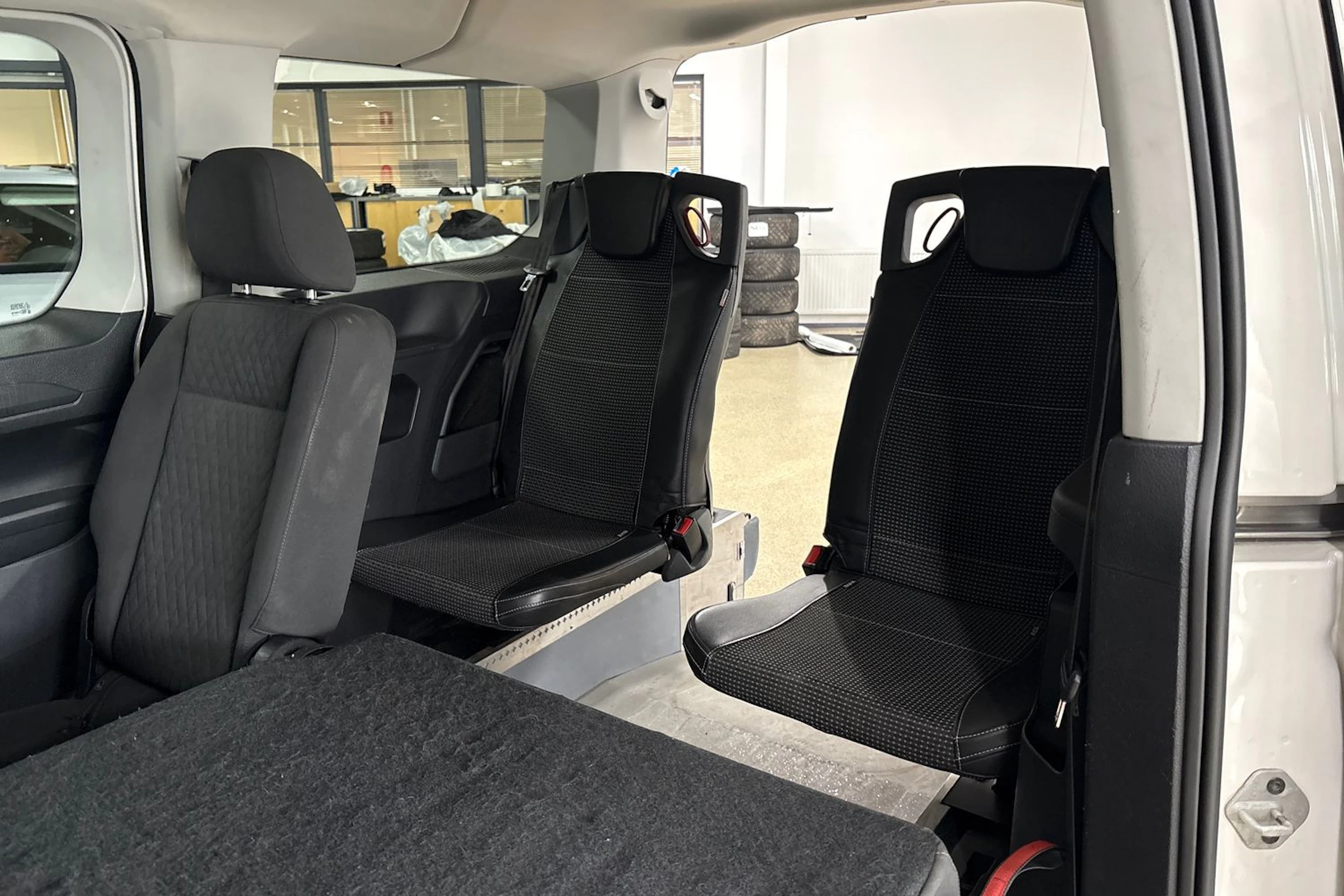 Valkoinen Volkswagen CADDY 2021 kuva 12.