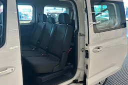 valkoinen Volkswagen Caddy 2021 kuva 4.
