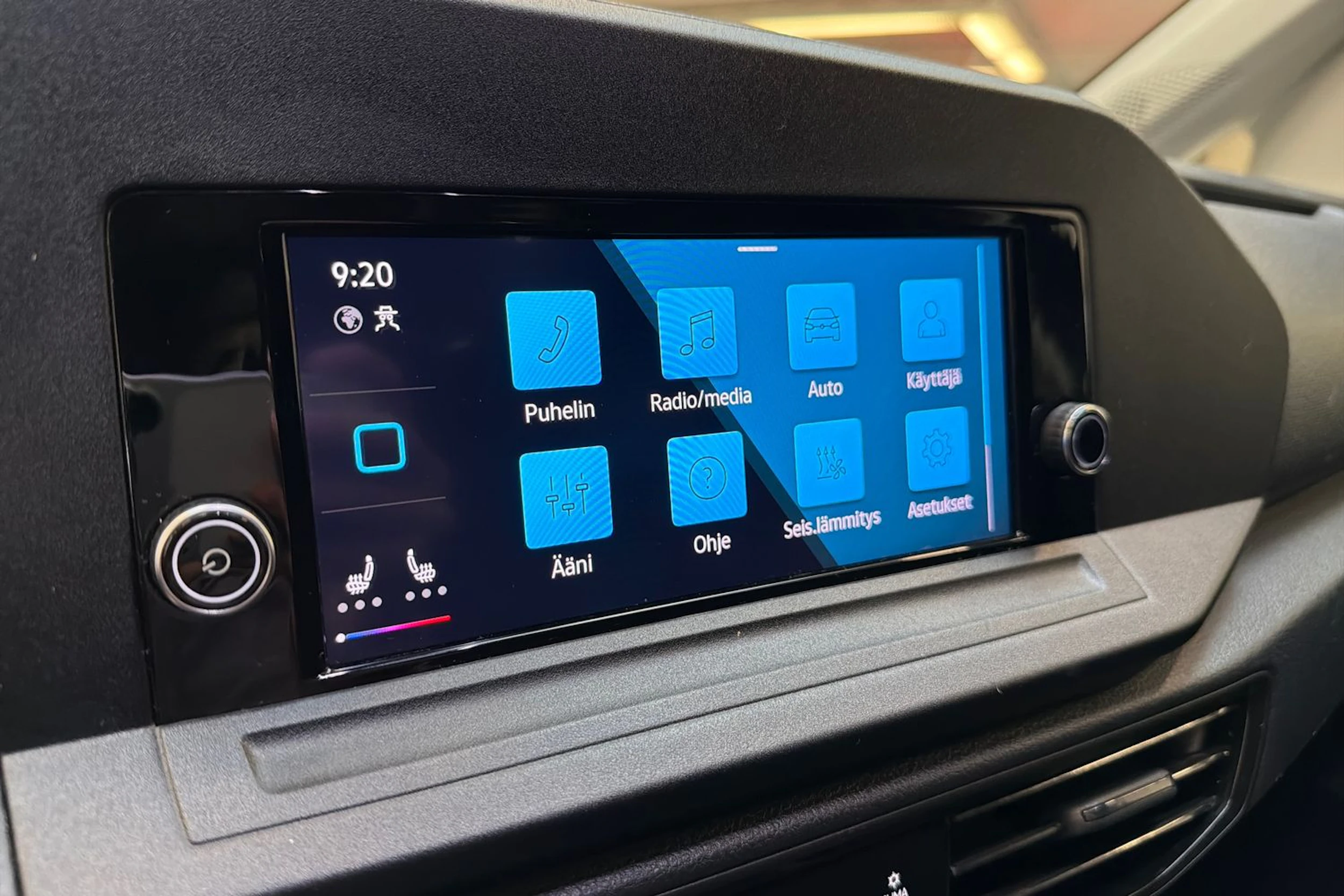 musta Volkswagen Caddy 2021 kuva 17.