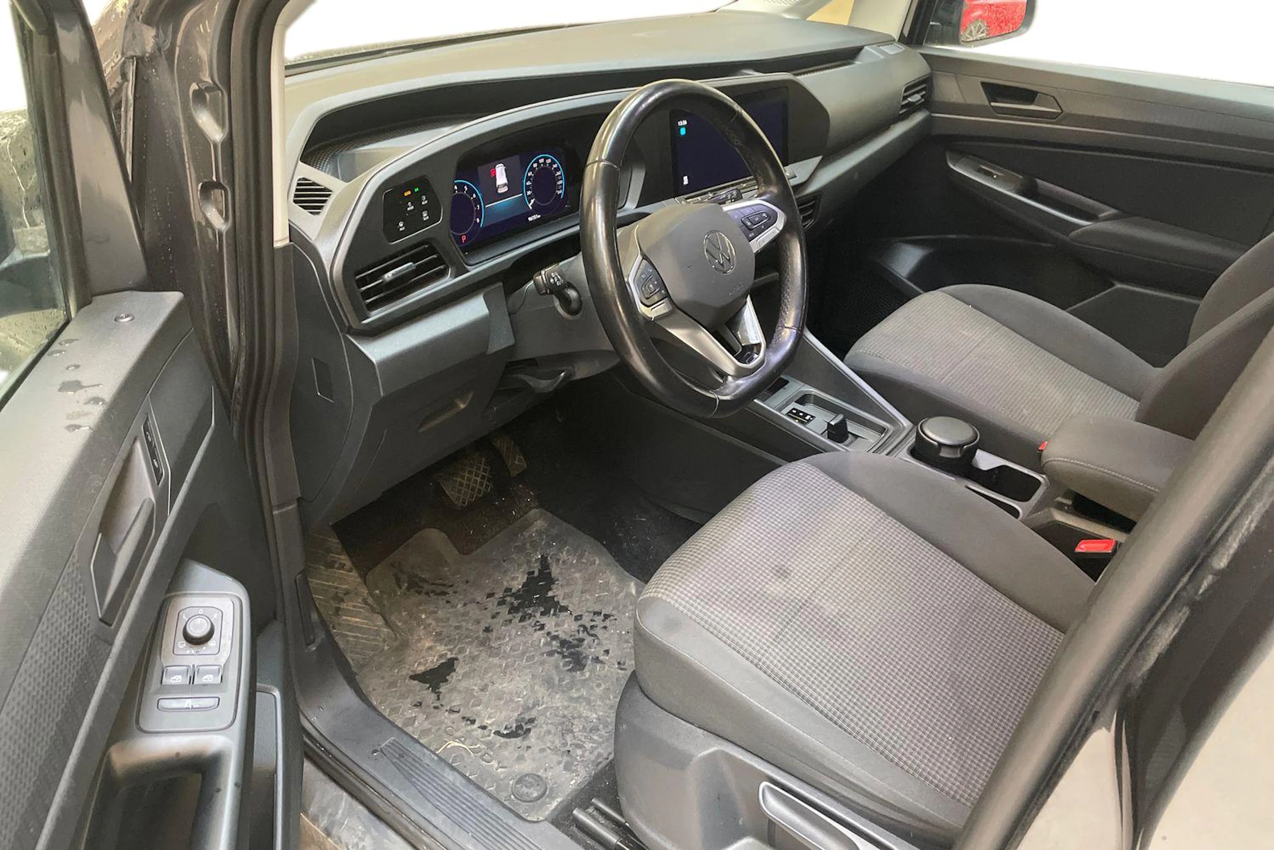 harmaa Volkswagen Caddy 2021 kuva 3.