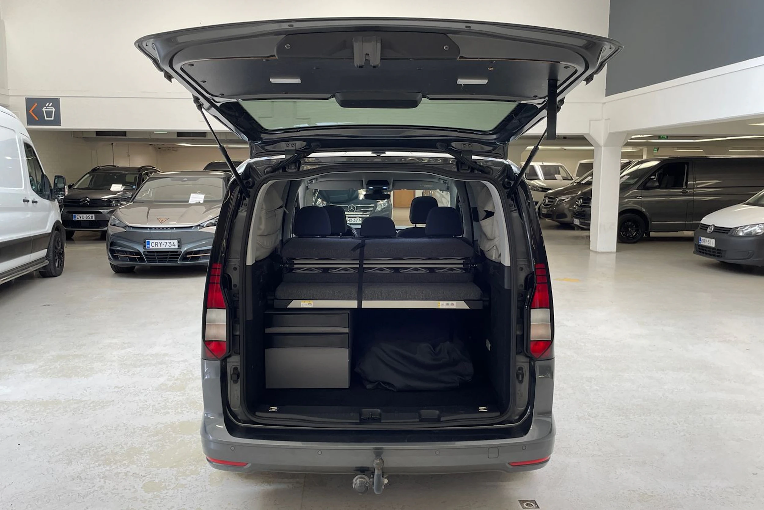 harmaa Volkswagen Caddy Maxi 2021 kuva 15.