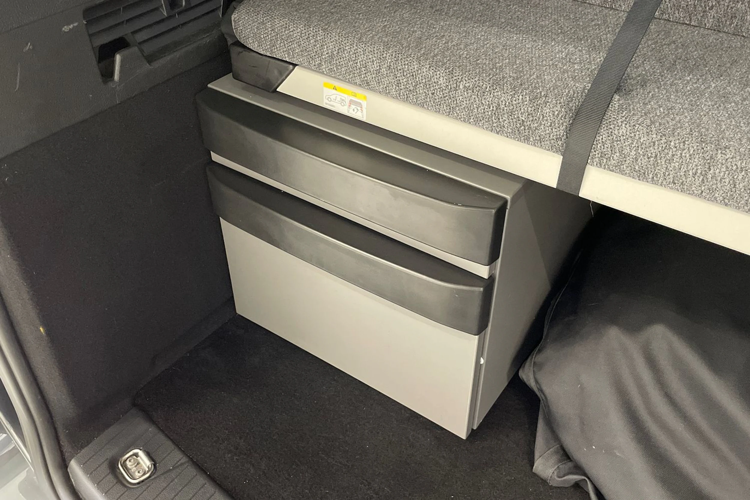 harmaa Volkswagen Caddy Maxi 2021 kuva 19.