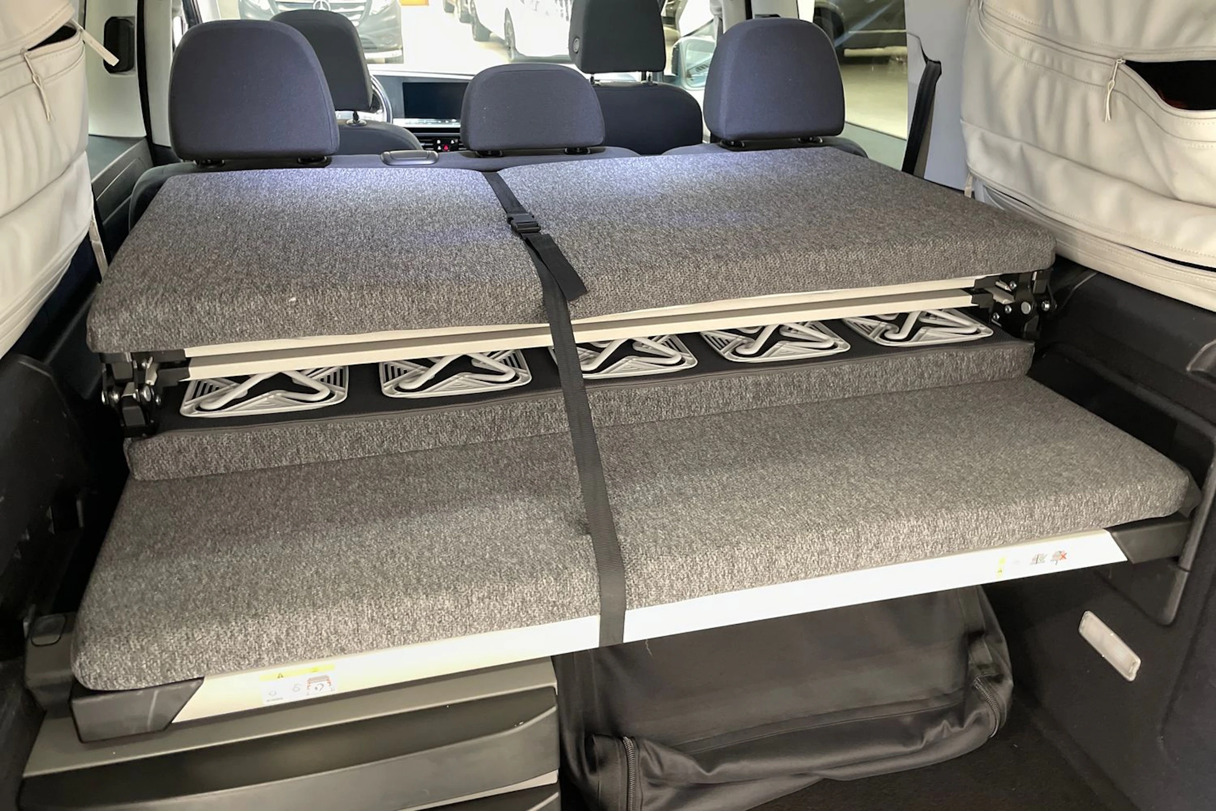 harmaa Volkswagen Caddy Maxi 2021 kuva 25.