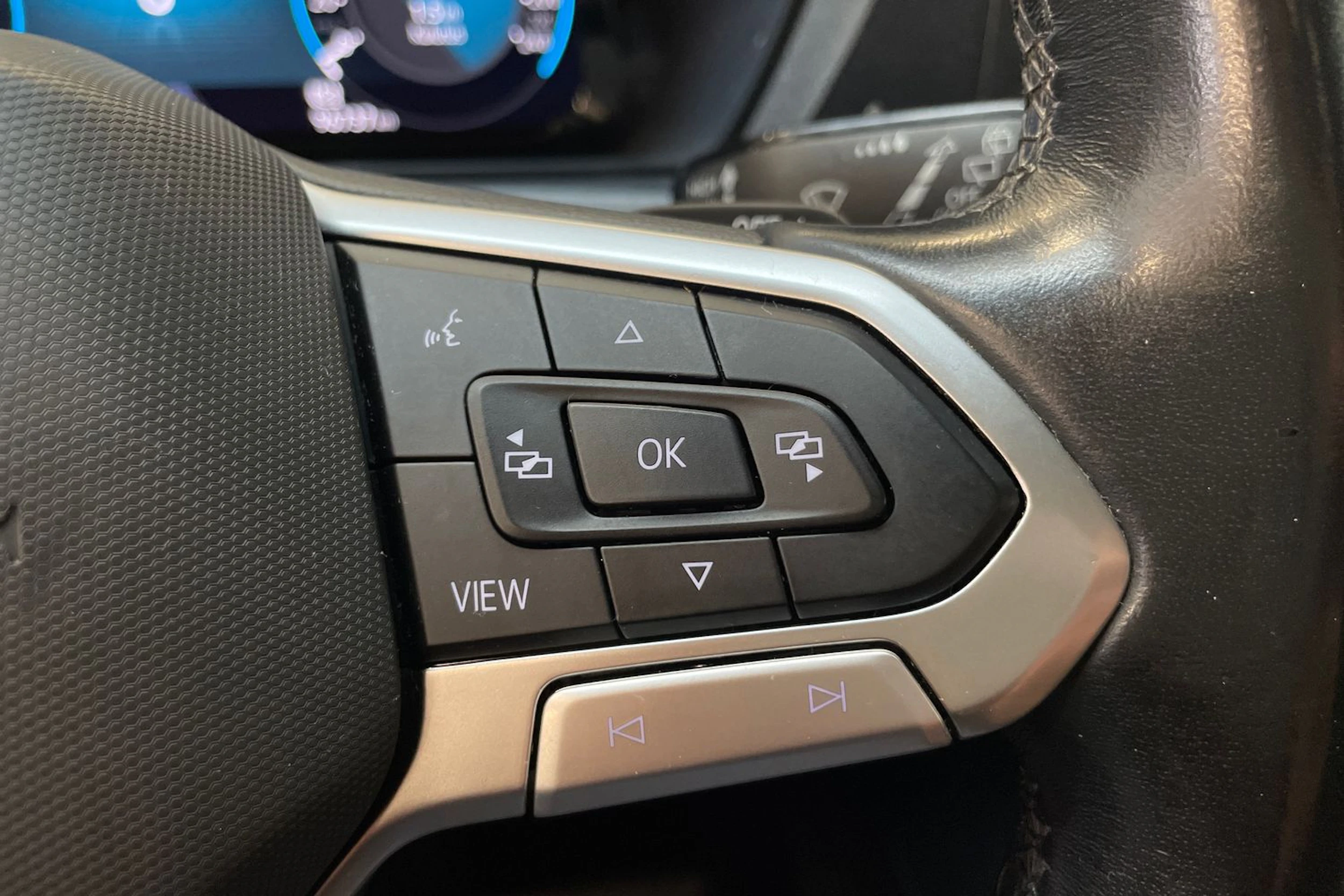 harmaa Volkswagen Caddy Maxi 2021 kuva 29.