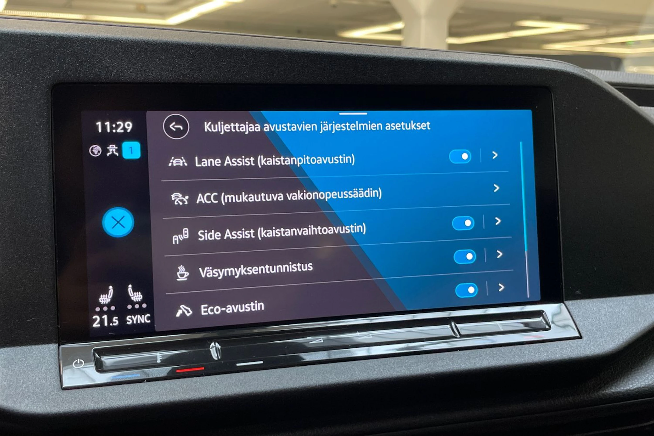 harmaa Volkswagen Caddy Maxi 2021 kuva 37.