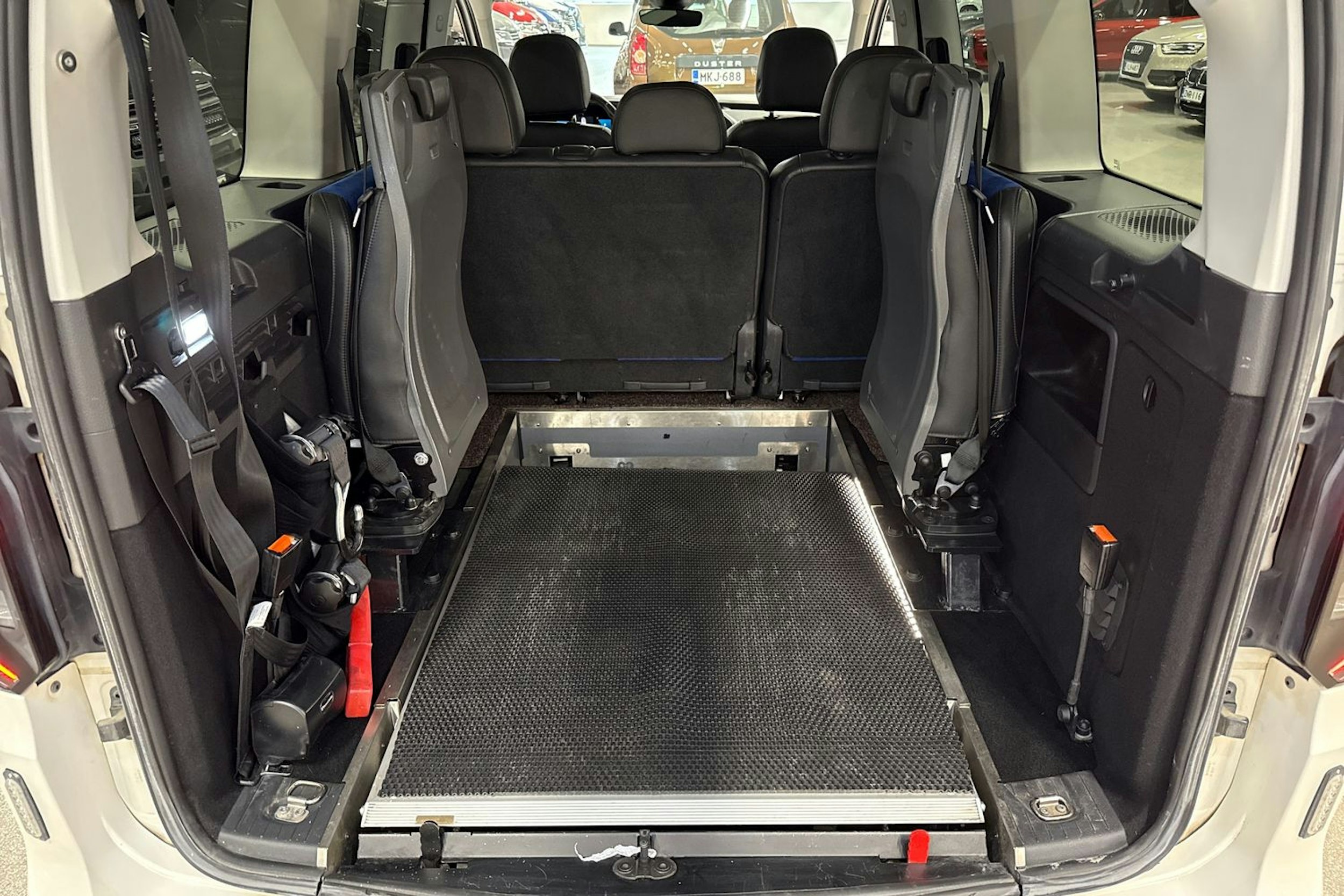 Valkoinen Volkswagen CADDY 2021 kuva 12.