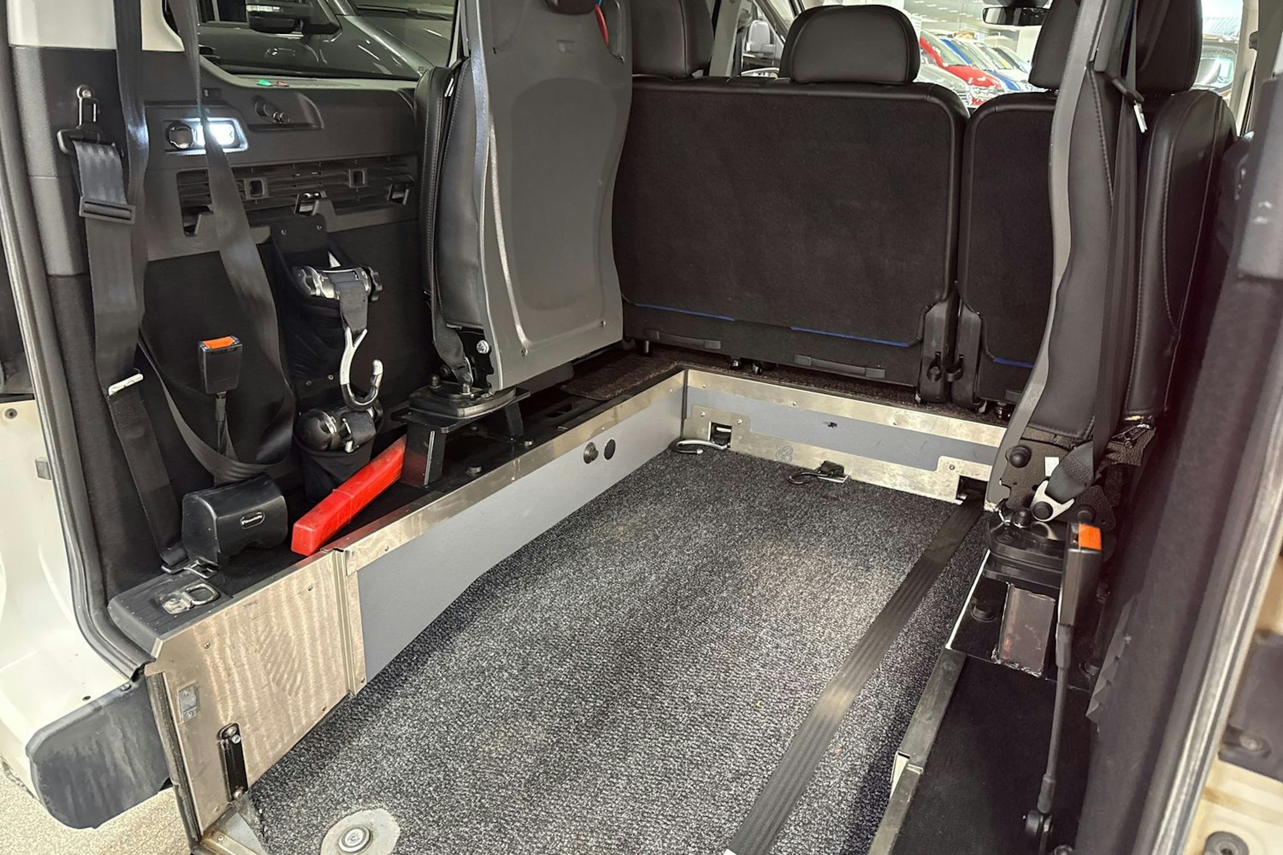 Valkoinen Volkswagen CADDY 2021 kuva 14.