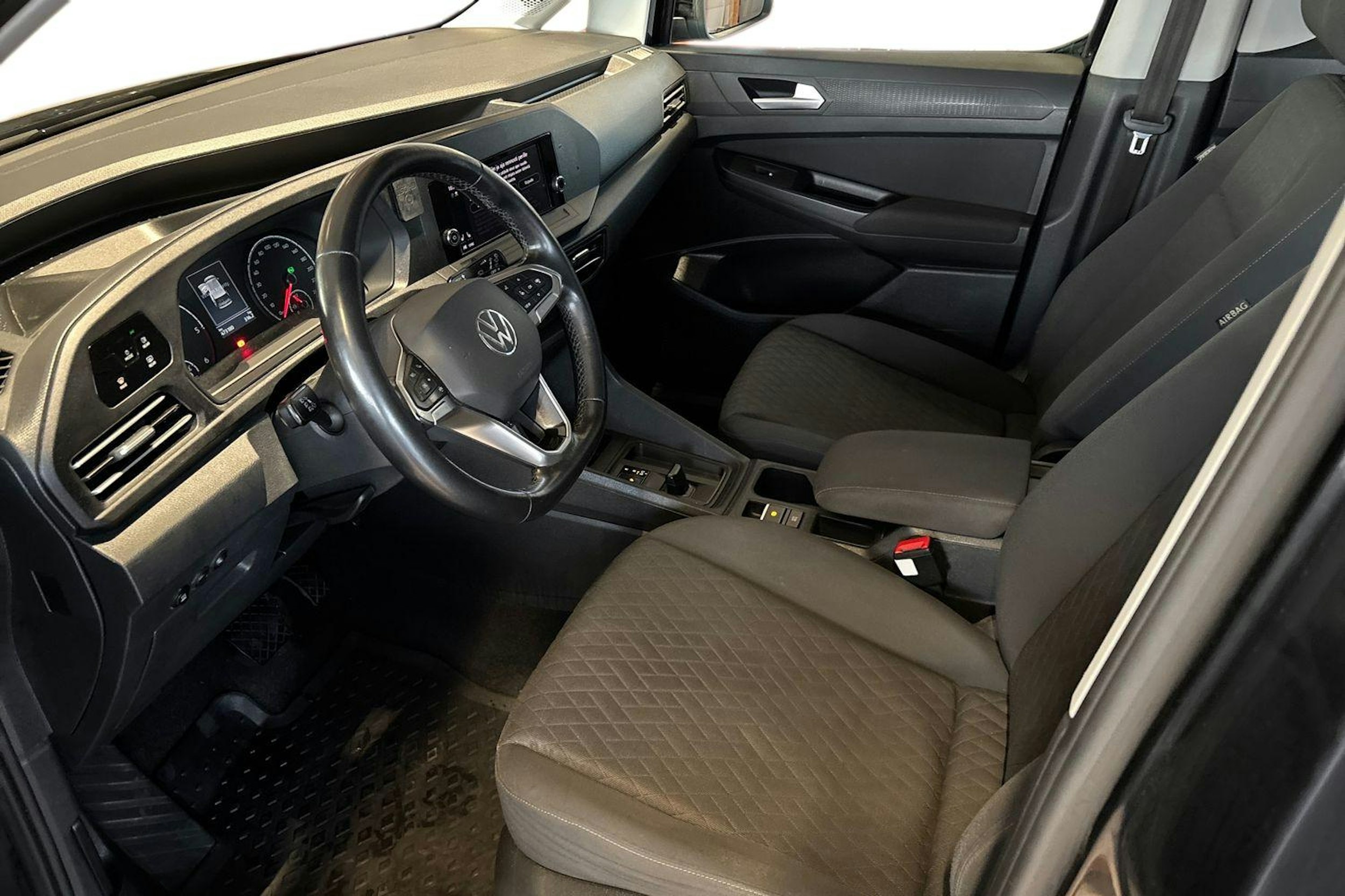 Musta Volkswagen CADDY 2021 kuva 8.