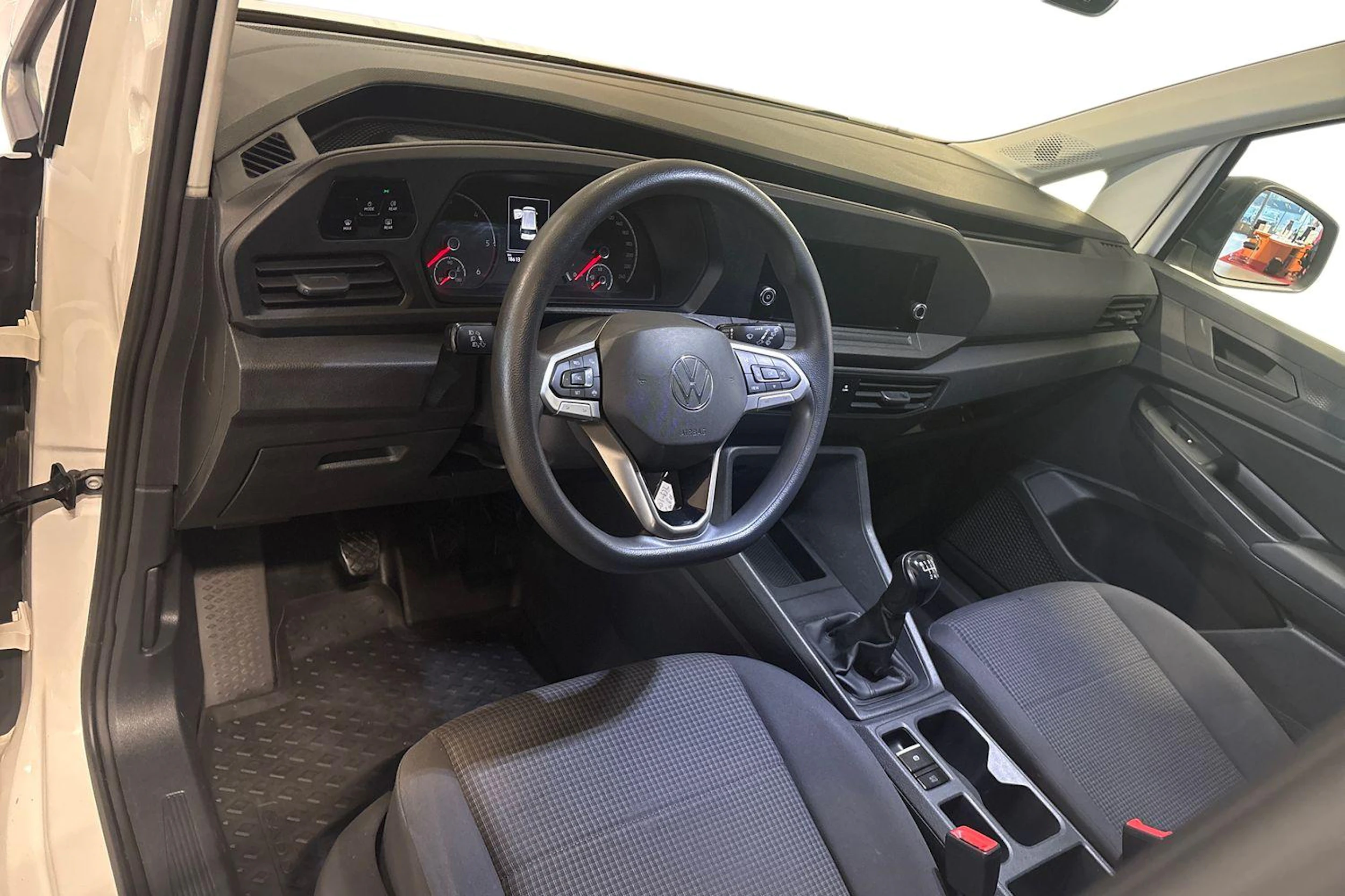 Valkoinen Volkswagen CADDY 2021 kuva 9.
