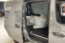 harmaa Volkswagen Caddy 2021 kuva 13.