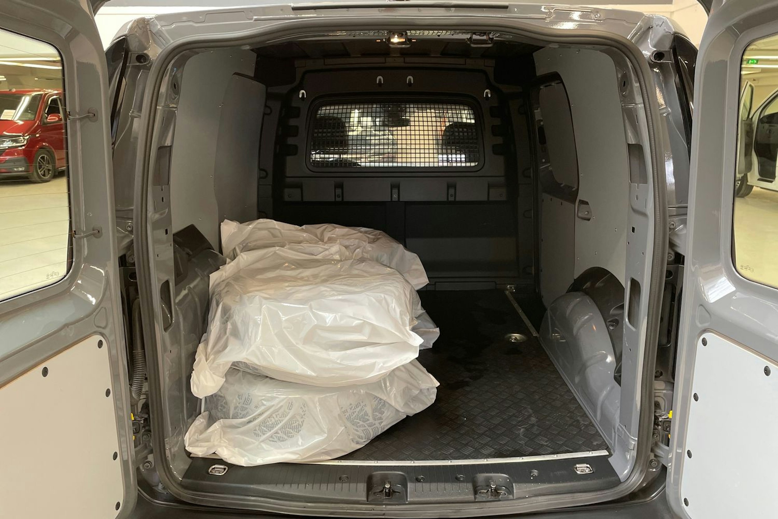 harmaa Volkswagen Caddy 2021 kuva 14.