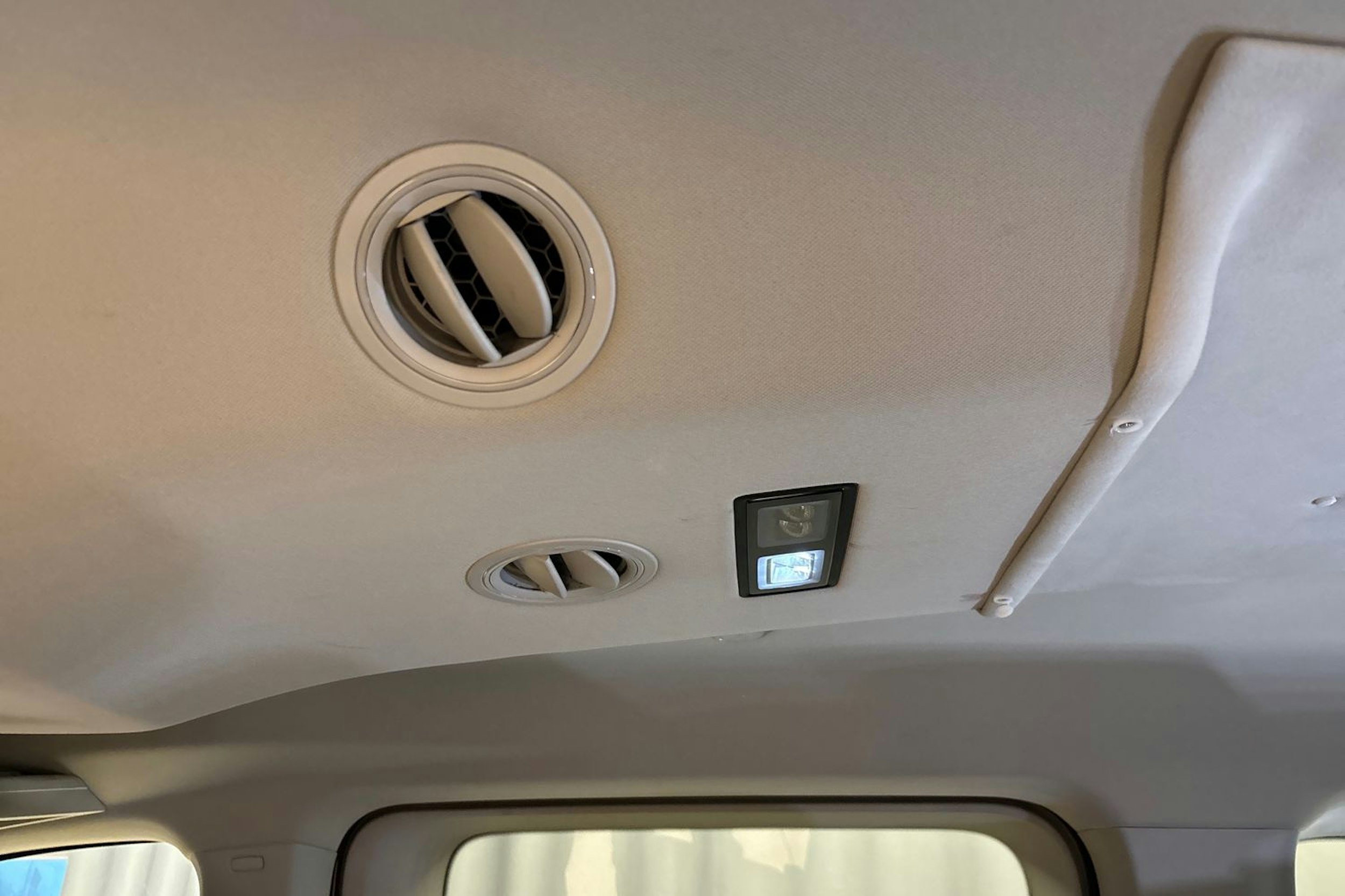 Valkoinen Volkswagen CADDY 2022 kuva 25.